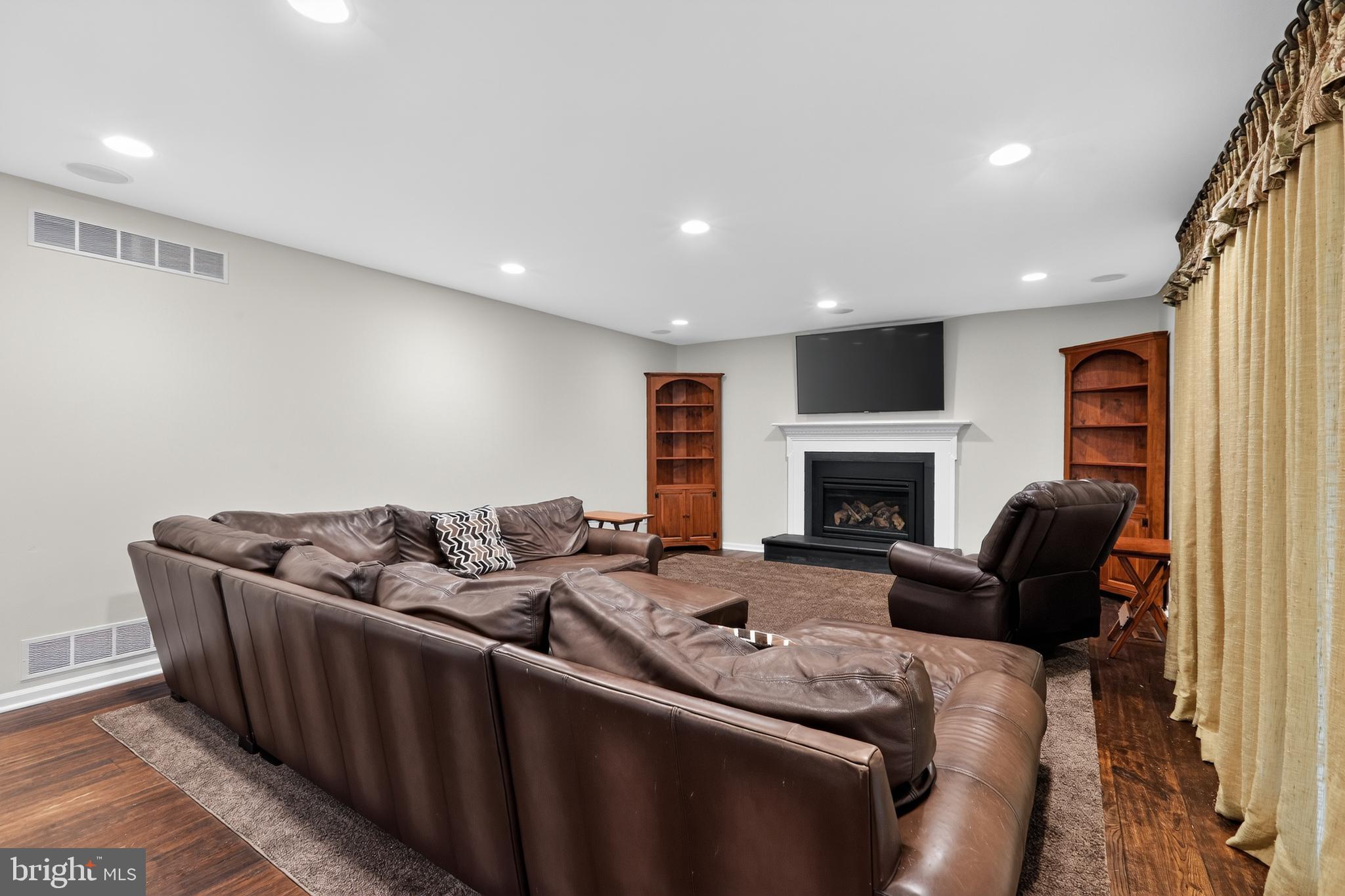 EAGLE VALLEY - Residential