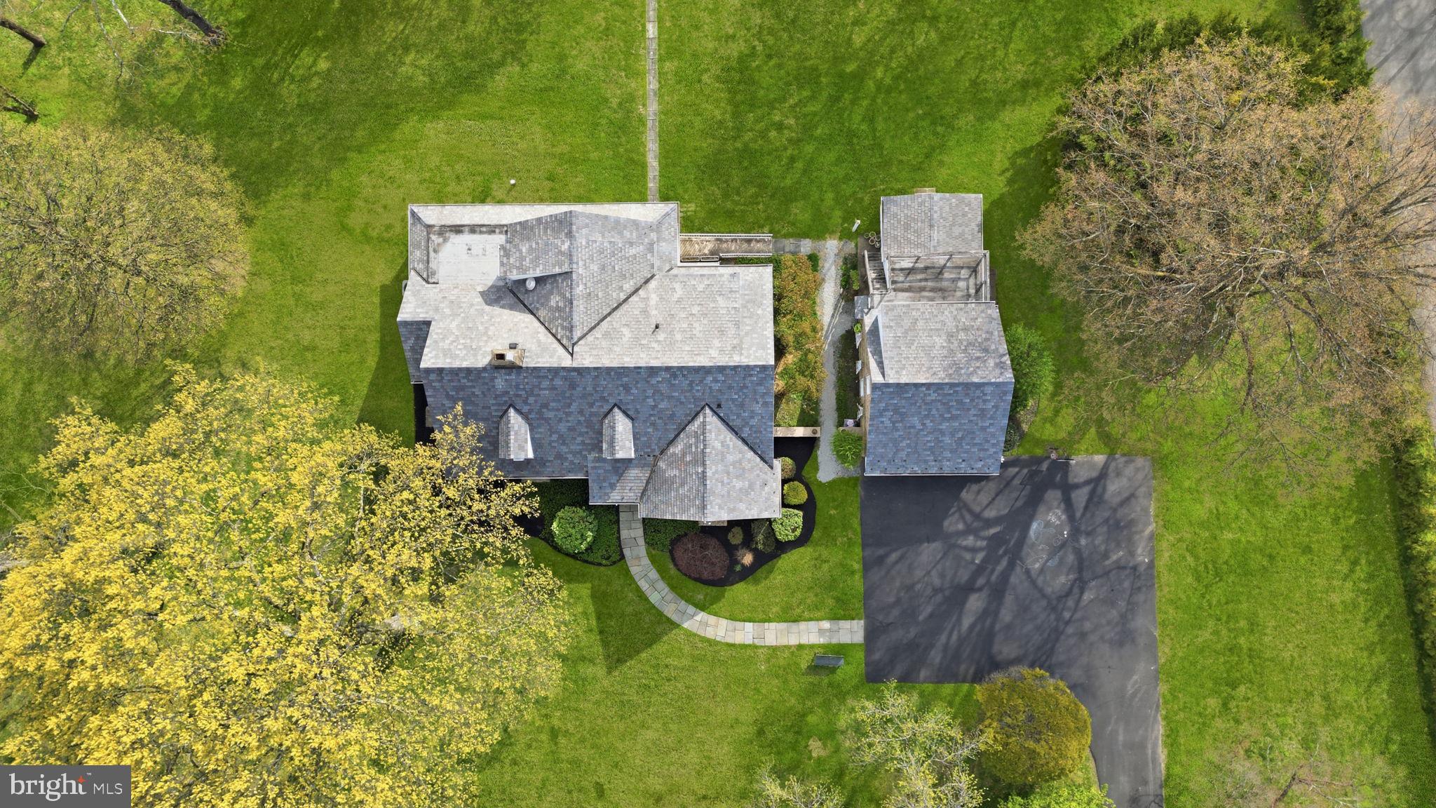 LONDONDERRY WOODS - Residential