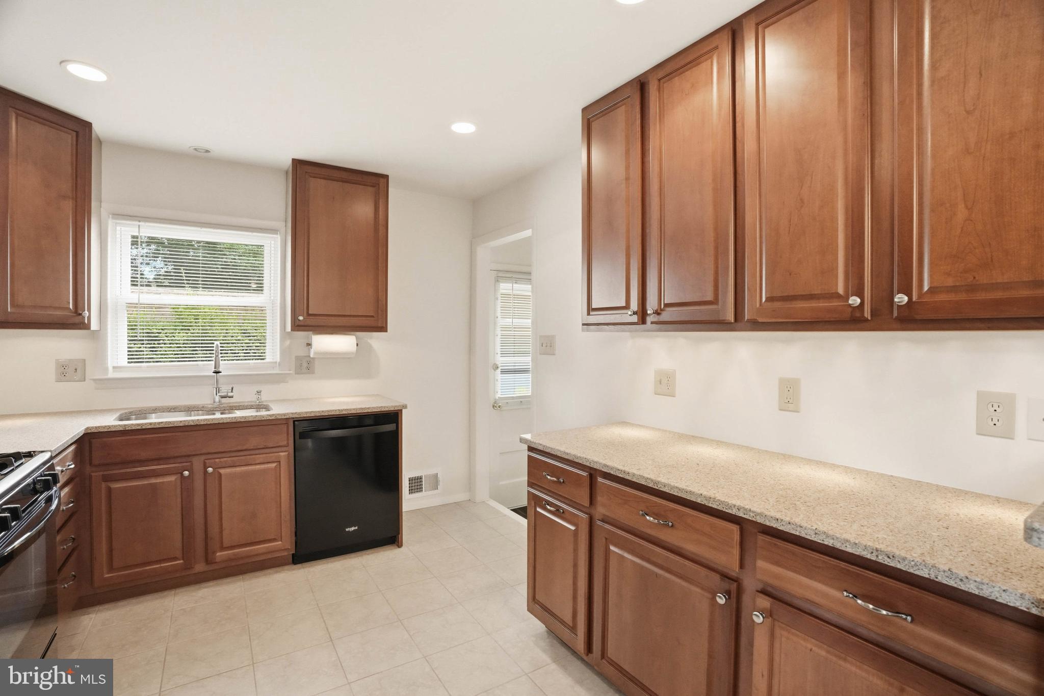 WHEATON WOODS - Residential
