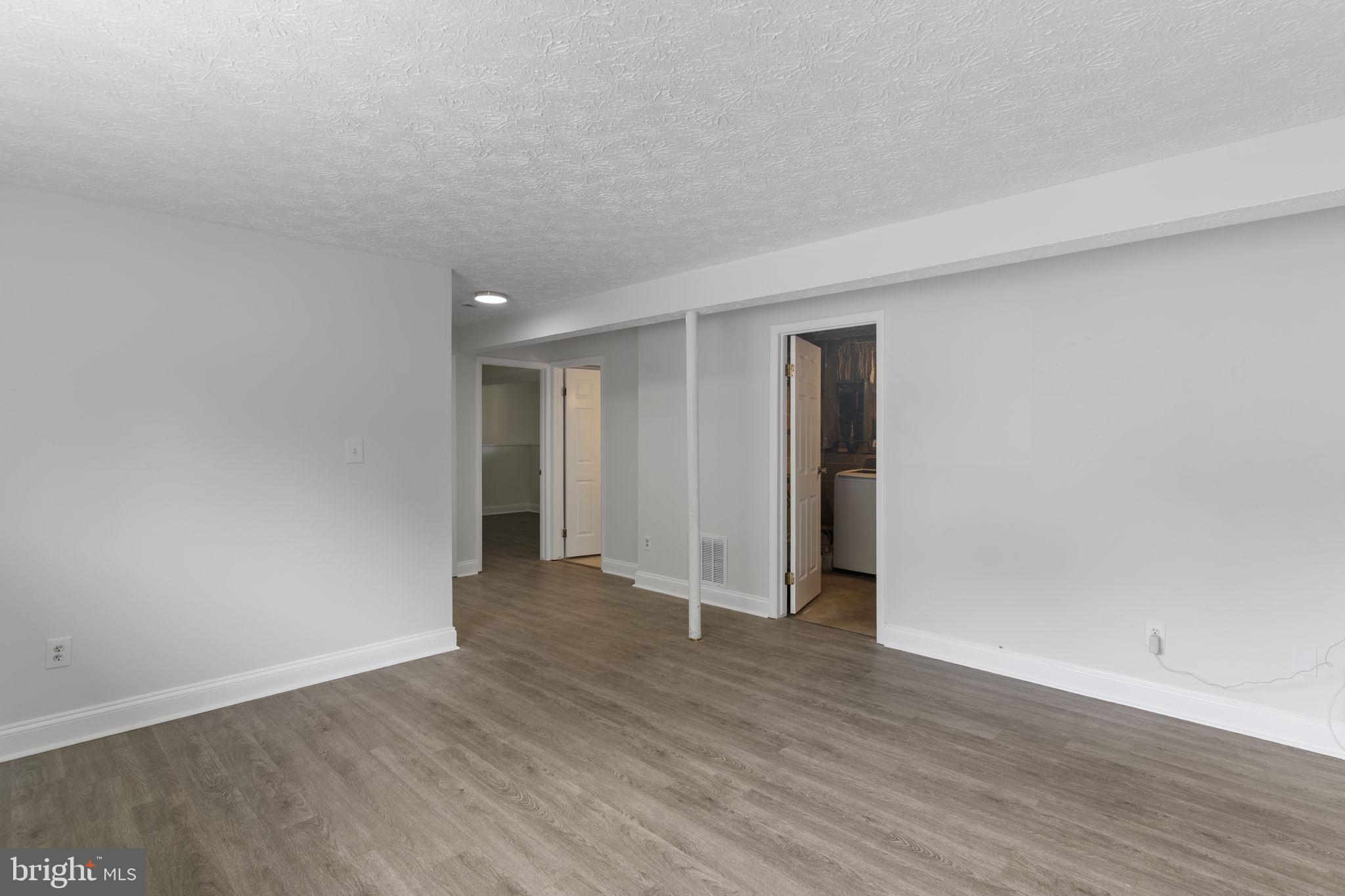 HARMANS WOODS - Residential