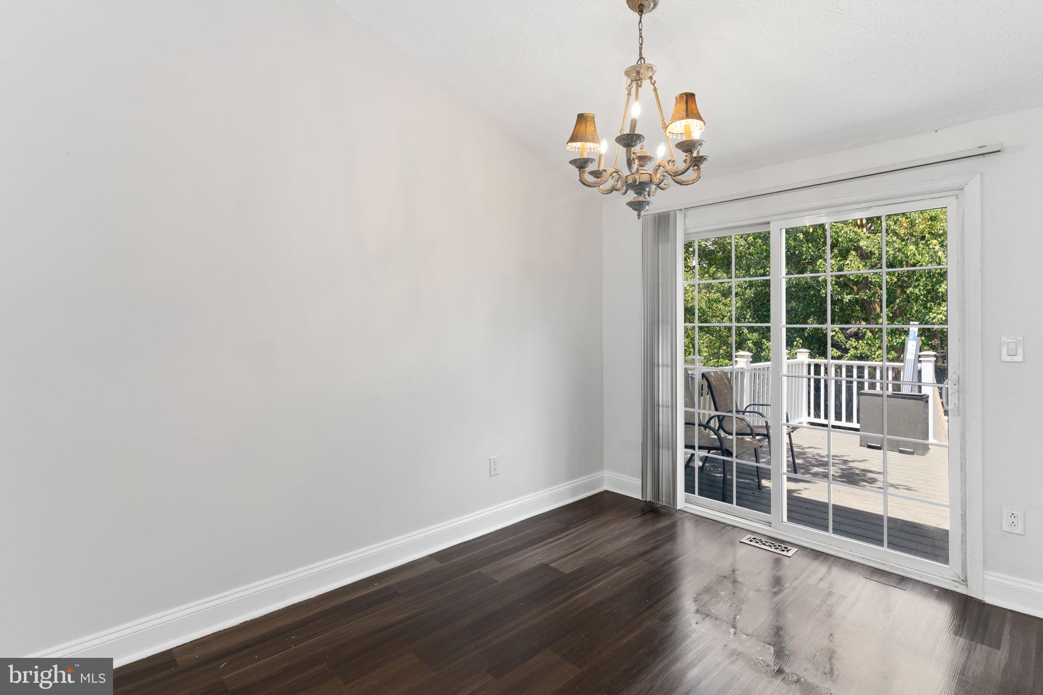 HARMANS WOODS - Residential