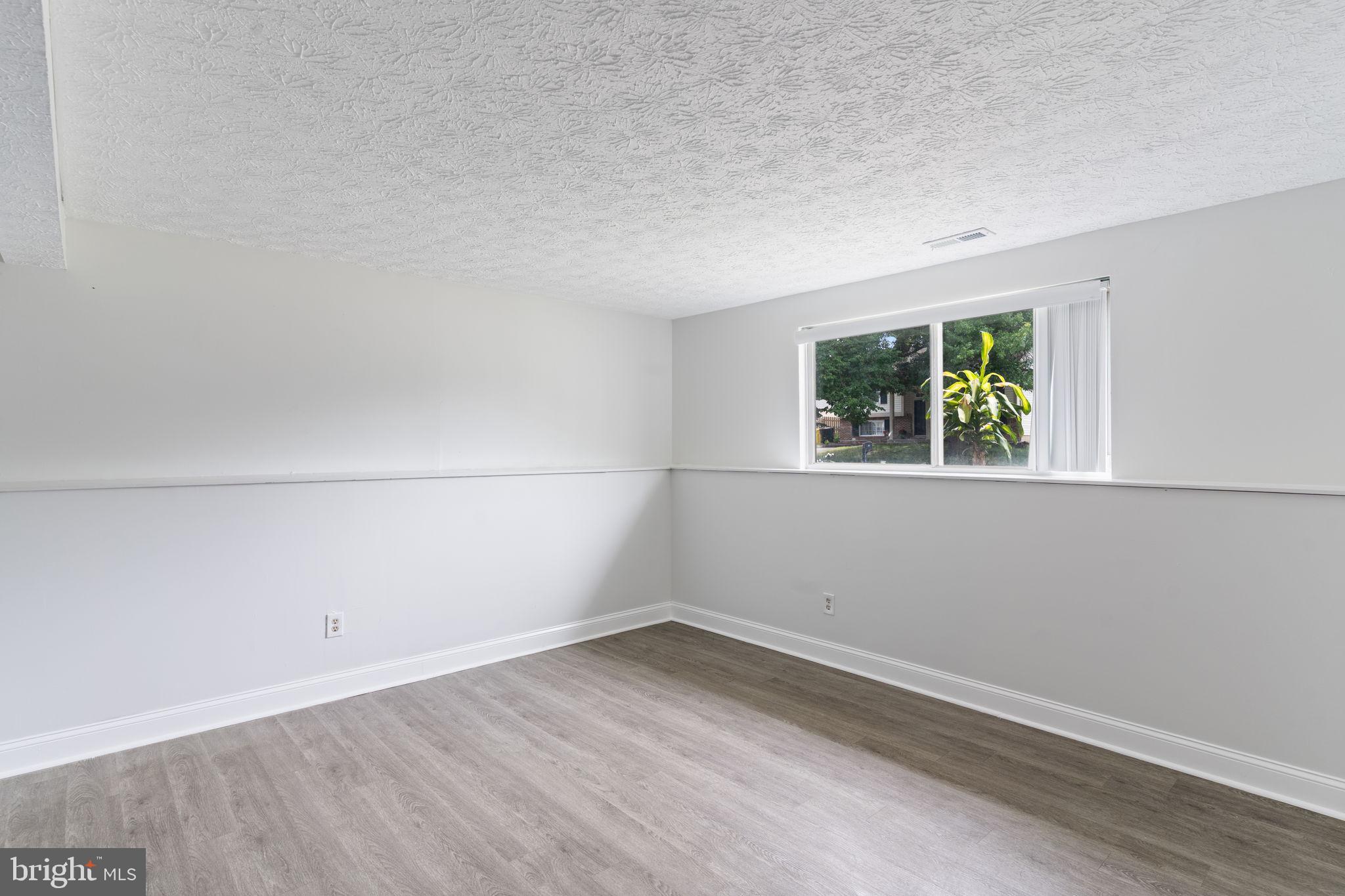 HARMANS WOODS - Residential