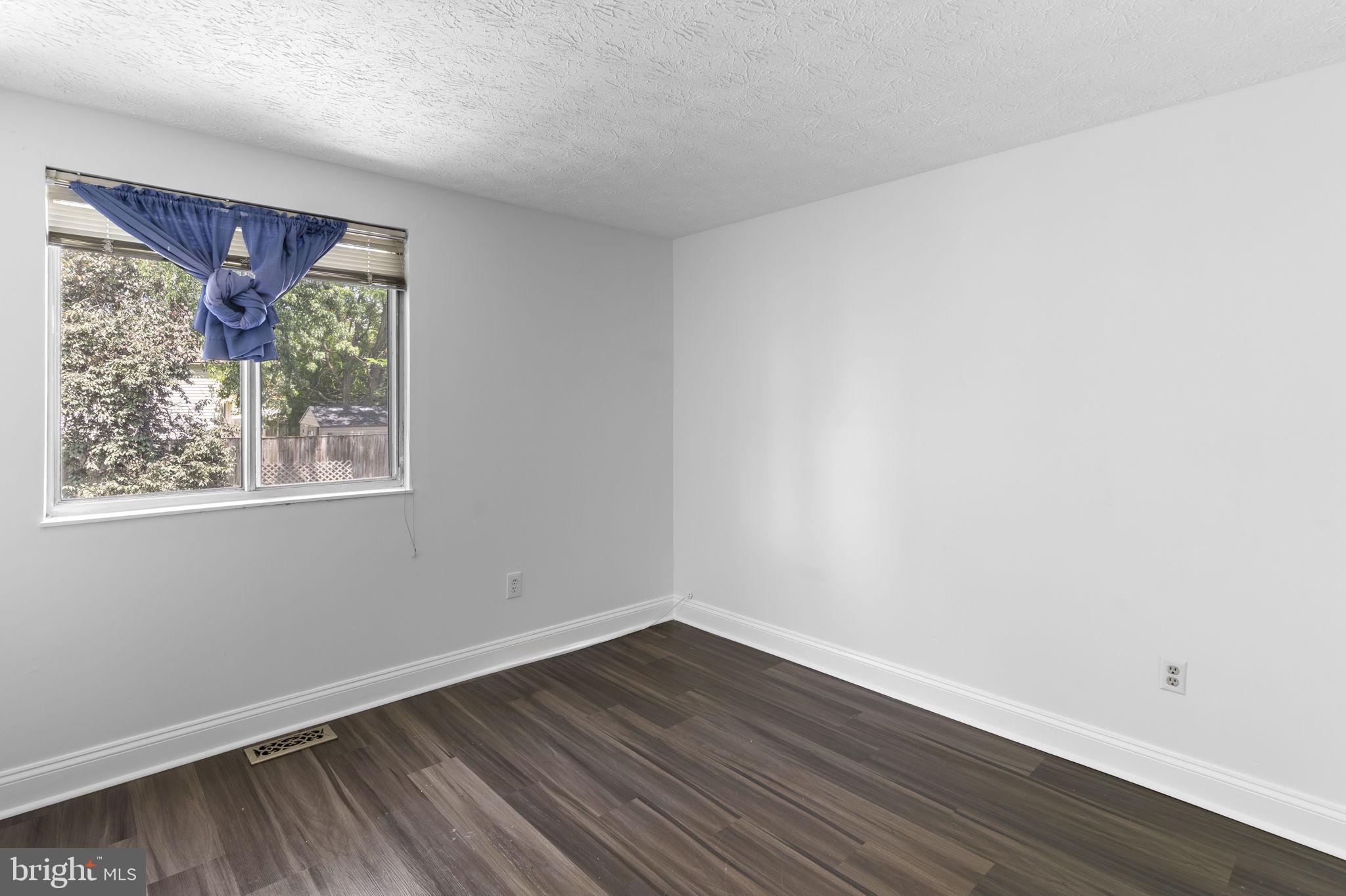HARMANS WOODS - Residential