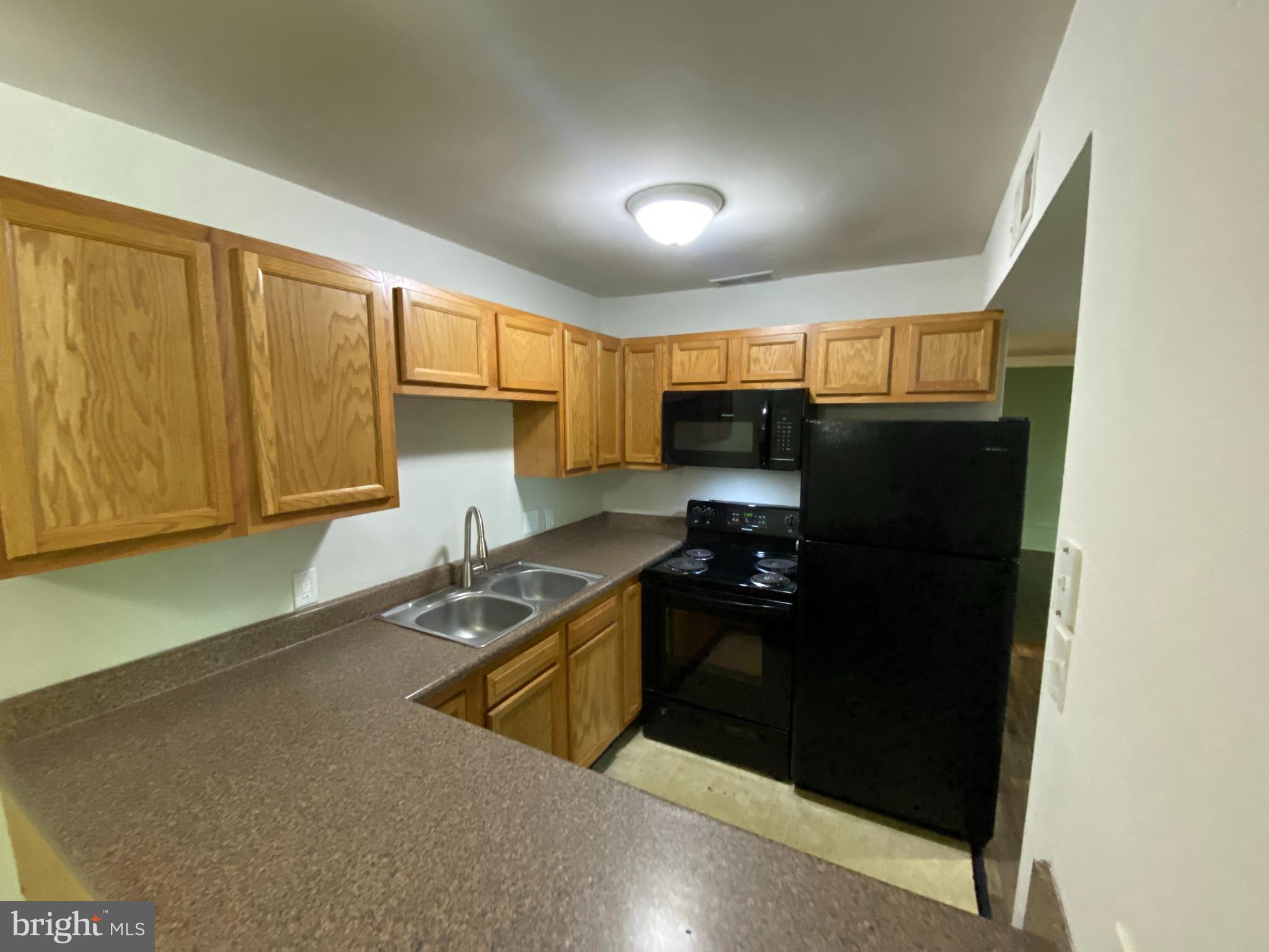 BERRY STREET CONDOMINIUMS - Residential Lease