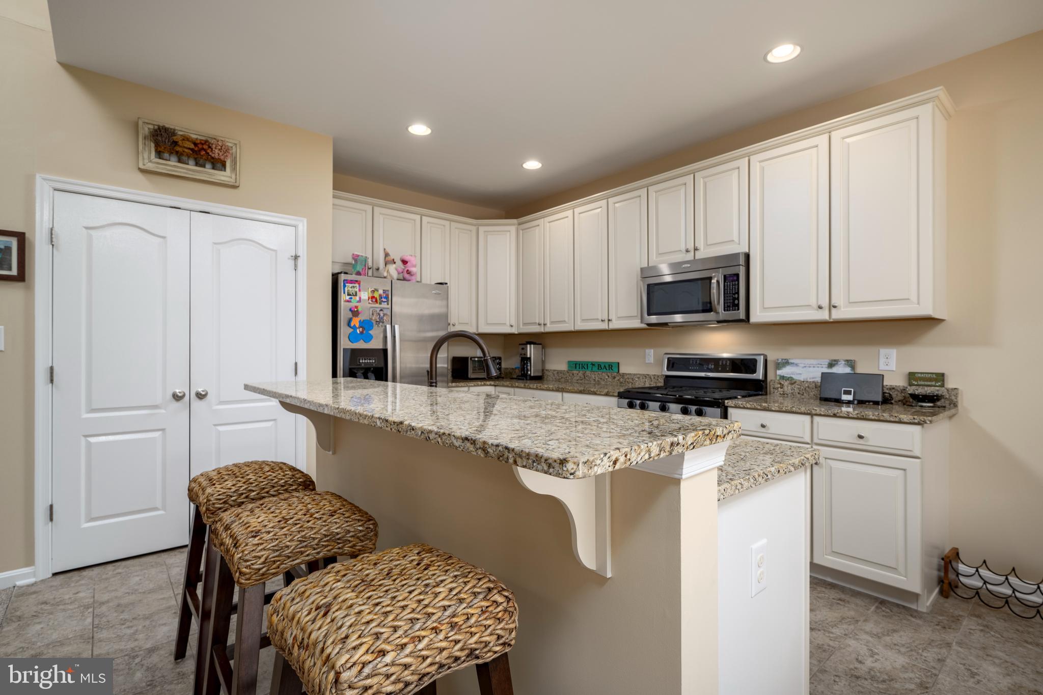 ASHLEY MANOR - Residential