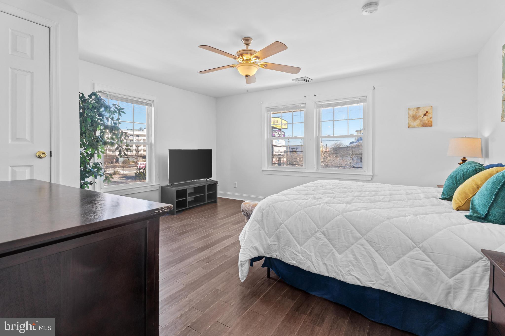 DOWNTOWN OC - Commercial Sale