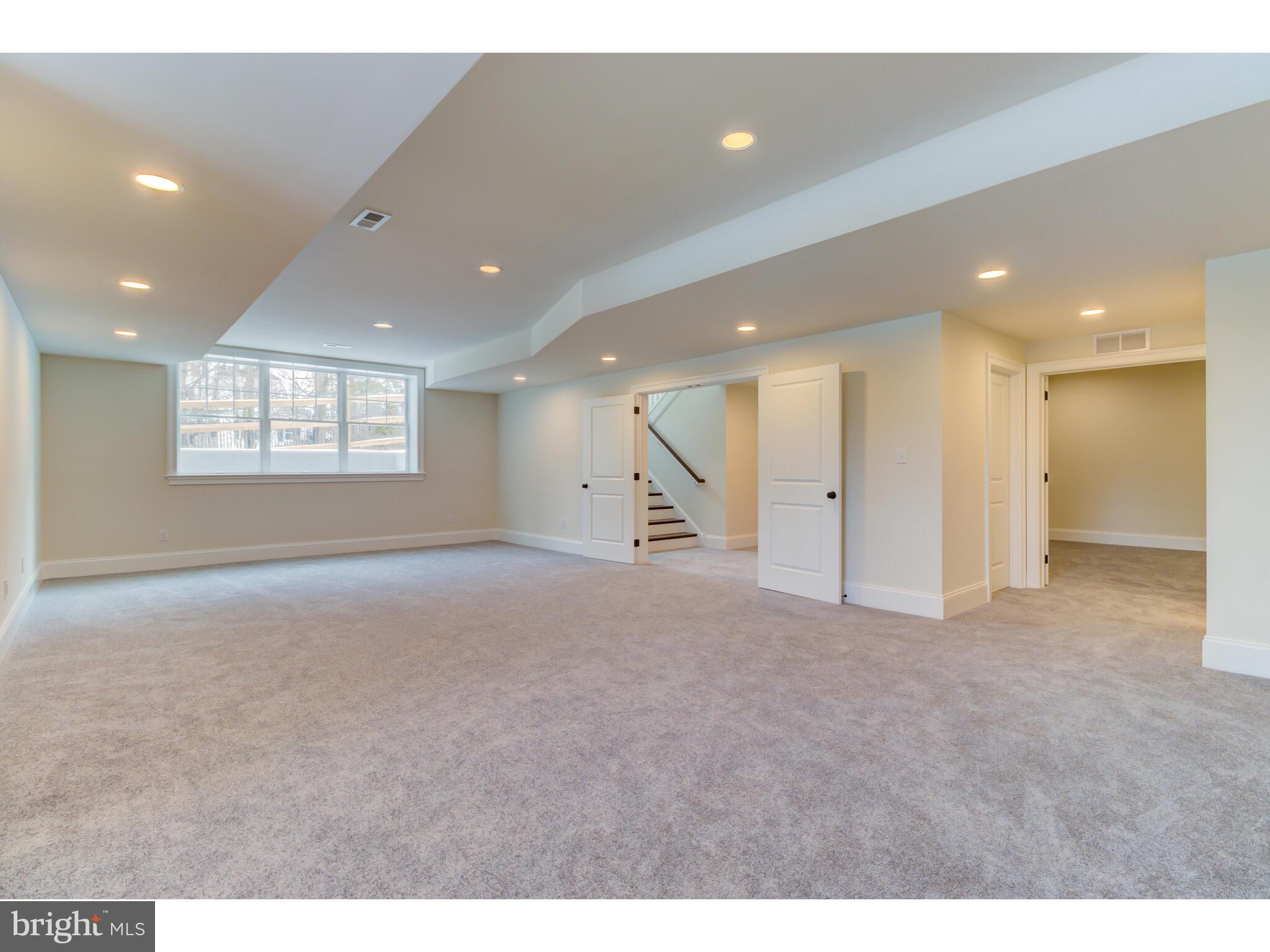 KNOBB HILL - Residential