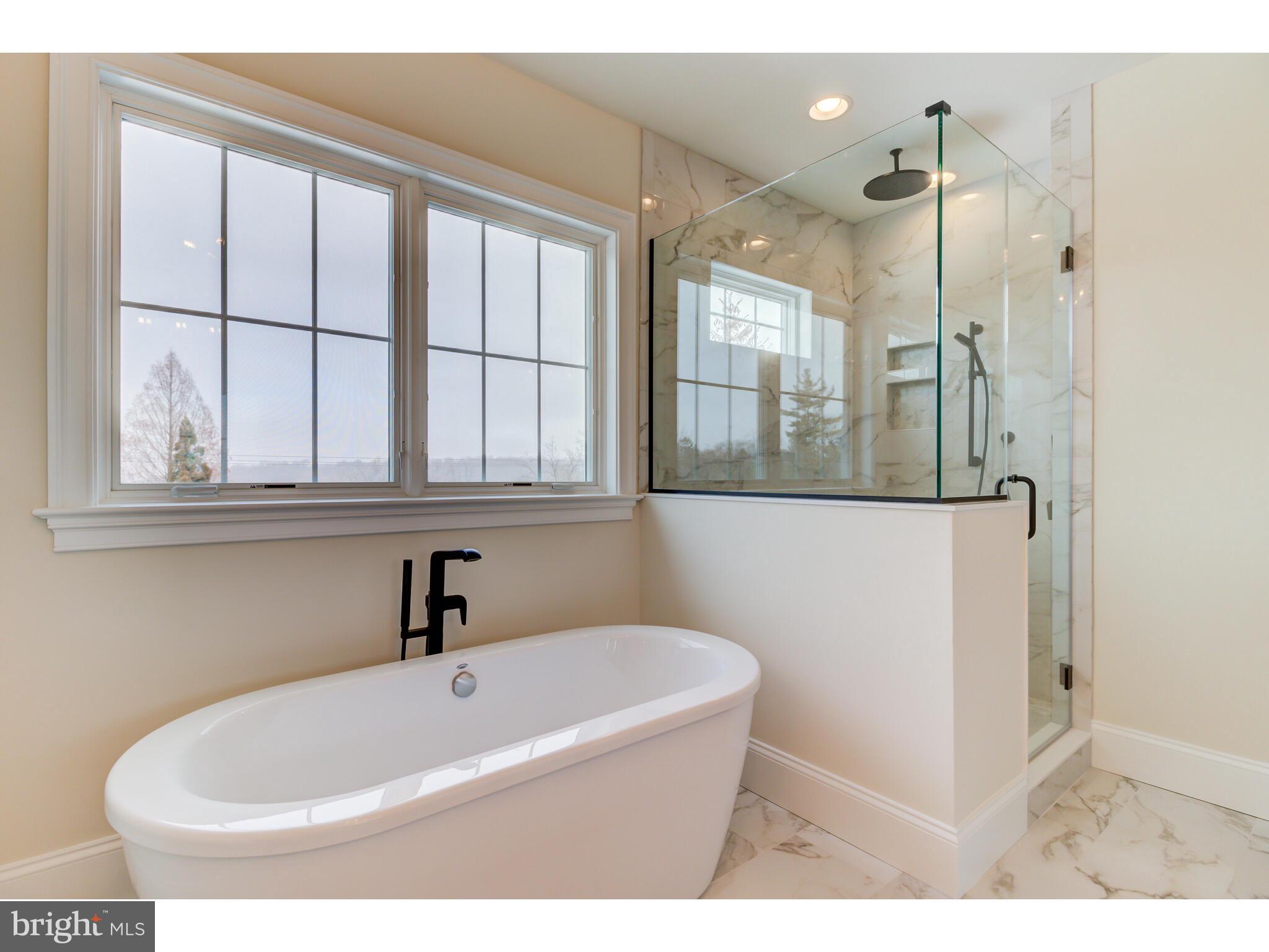 KNOBB HILL - Residential