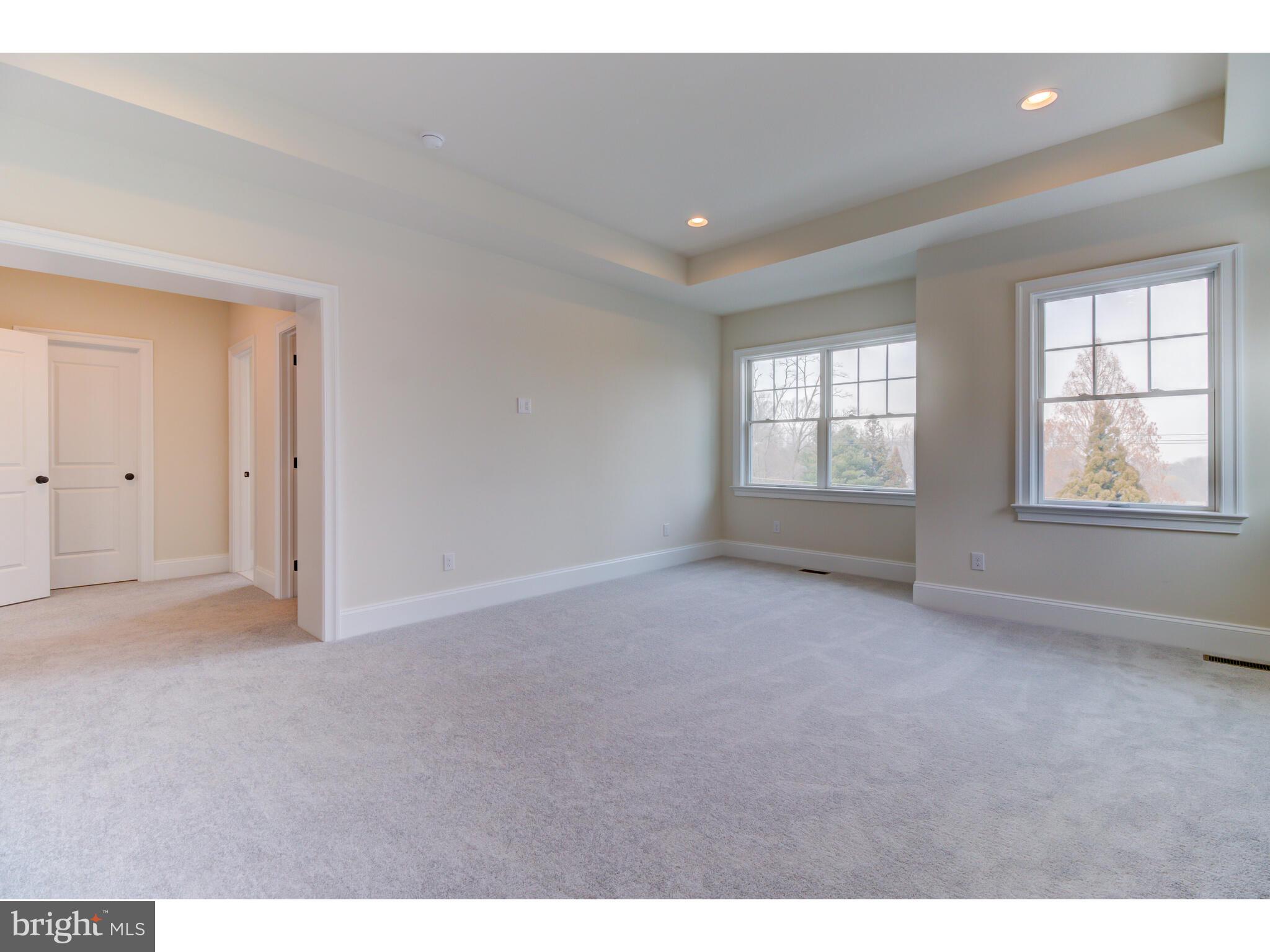 KNOBB HILL - Residential