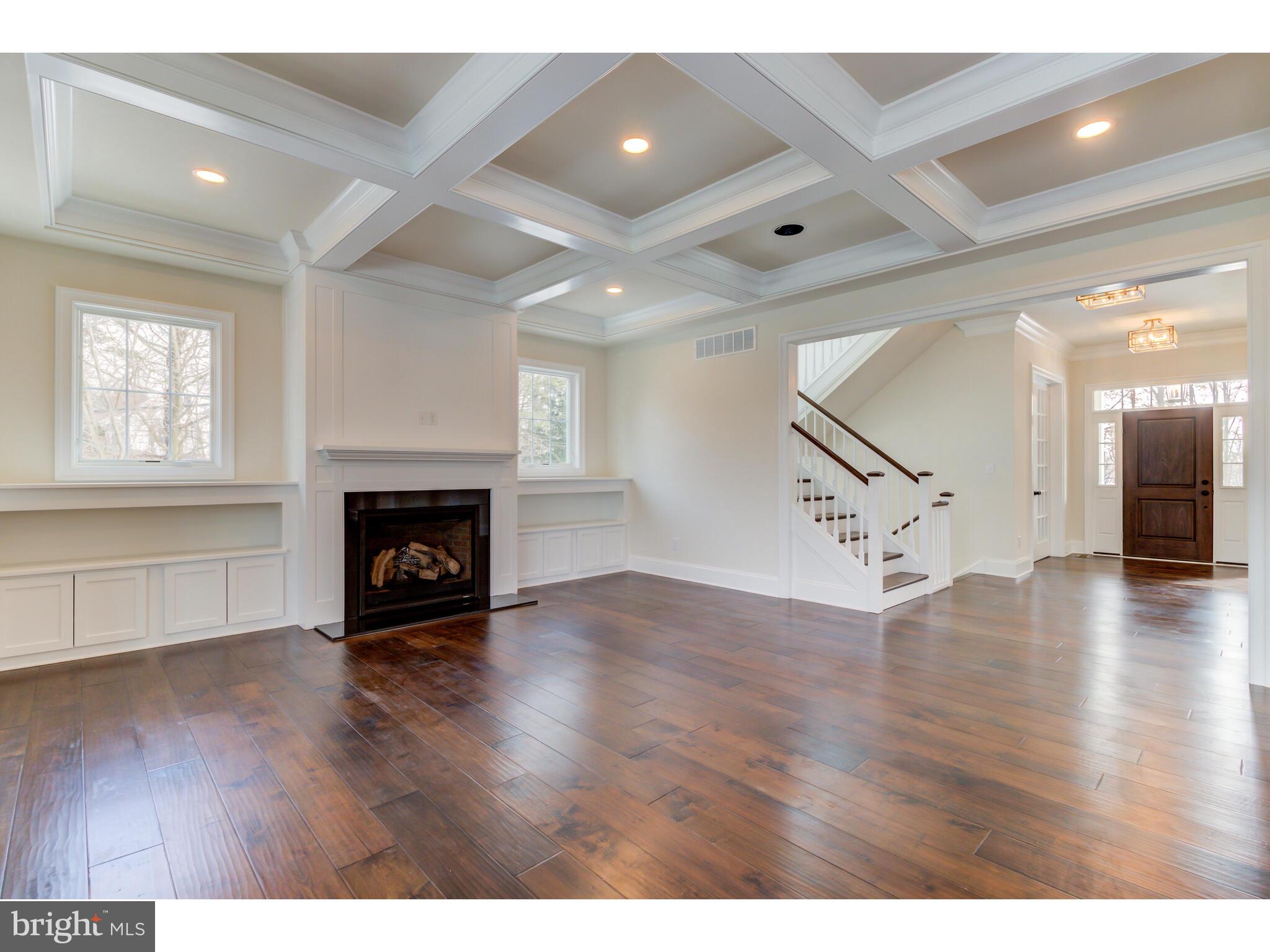 KNOBB HILL - Residential