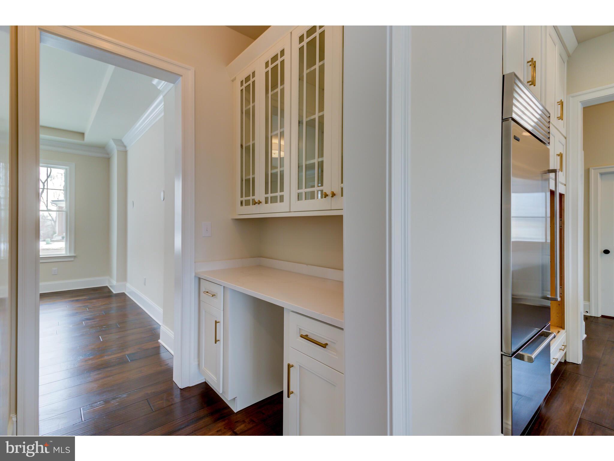 KNOBB HILL - Residential