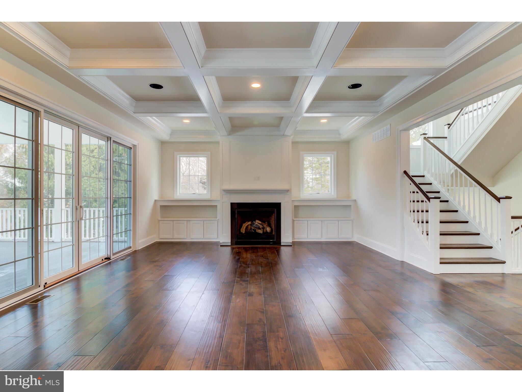 KNOBB HILL - Residential