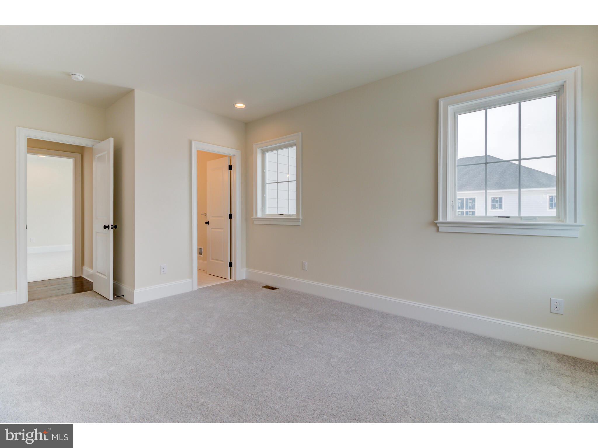 KNOBB HILL - Residential