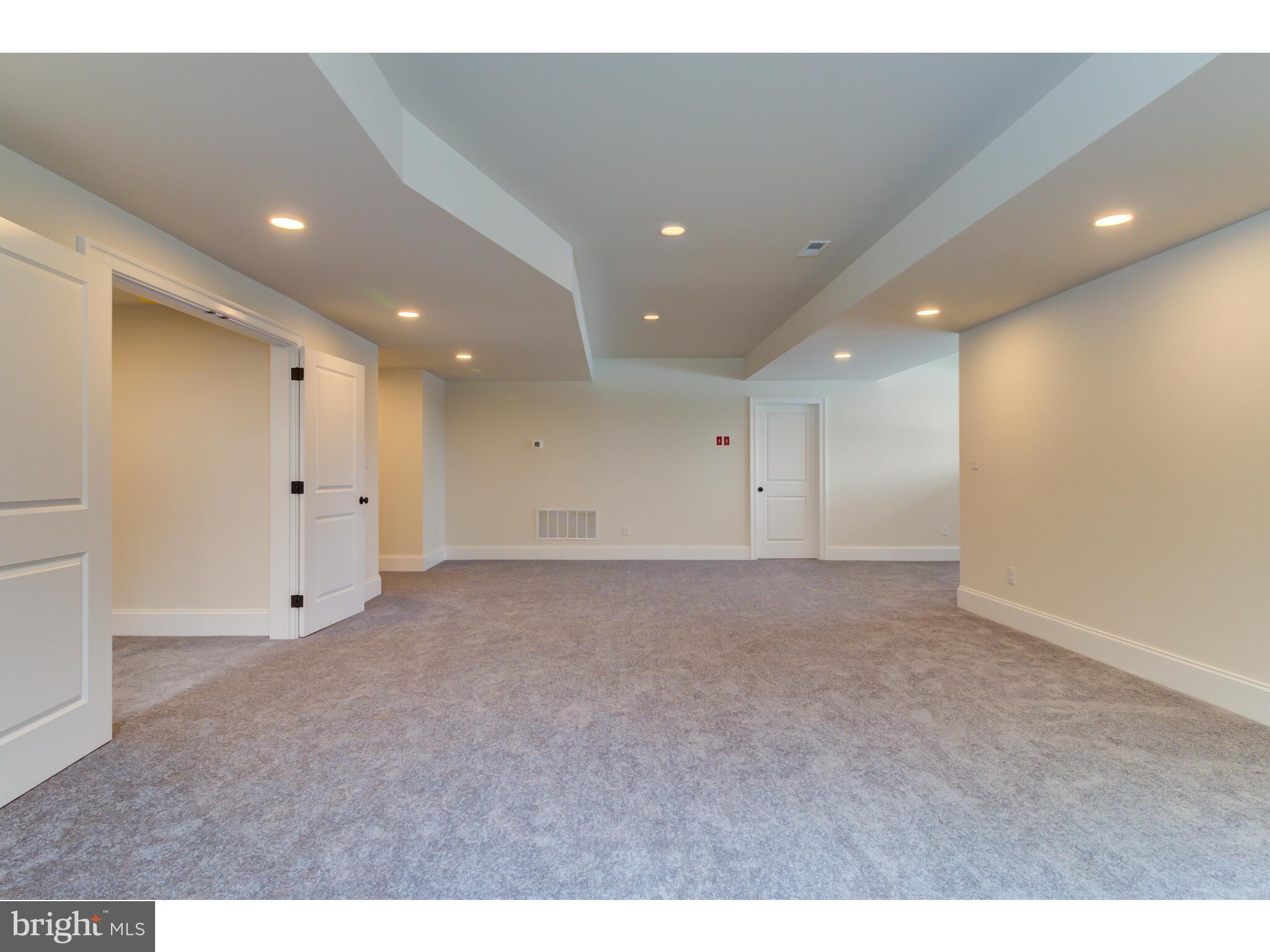 KNOBB HILL - Residential