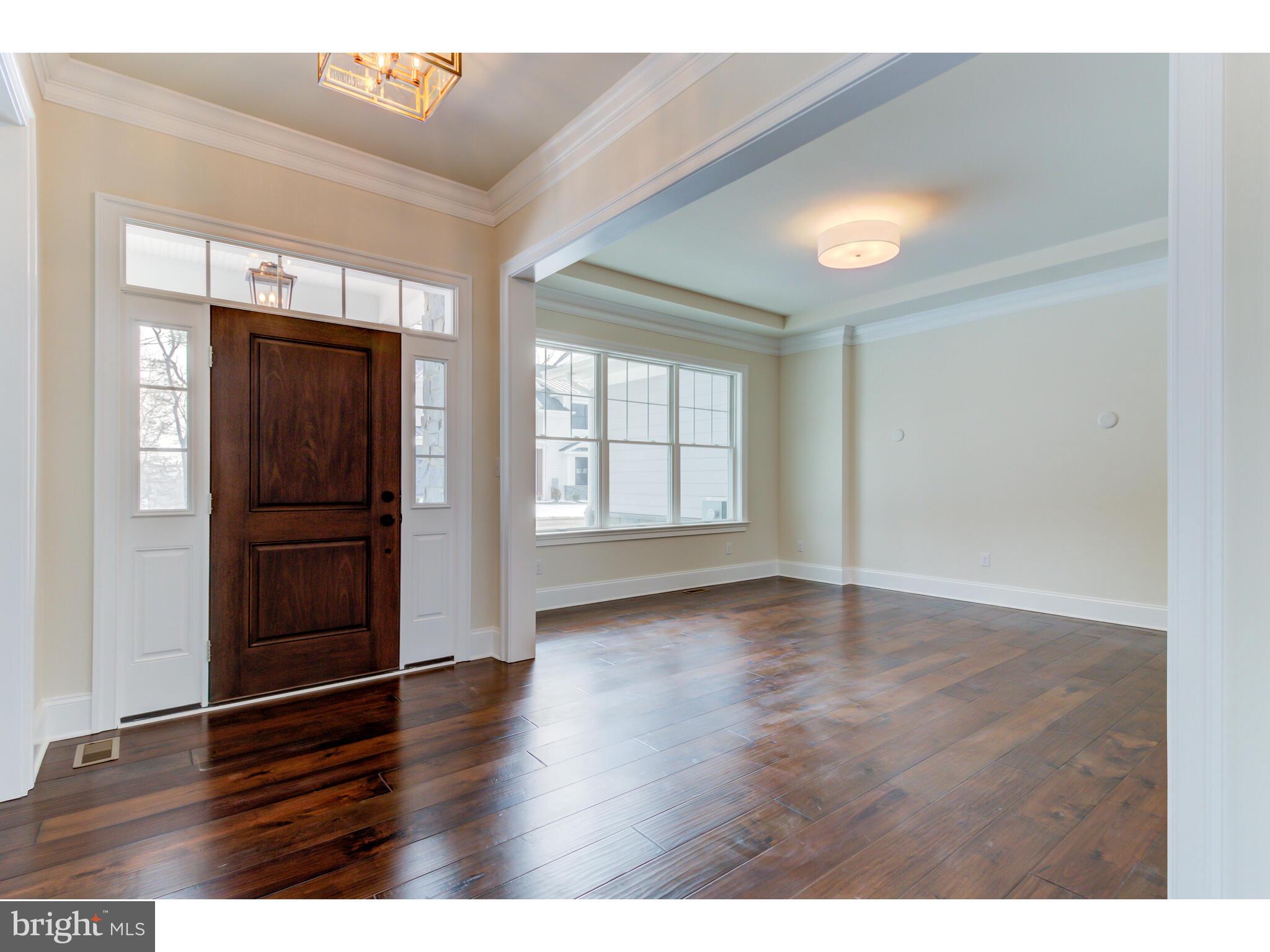 KNOBB HILL - Residential