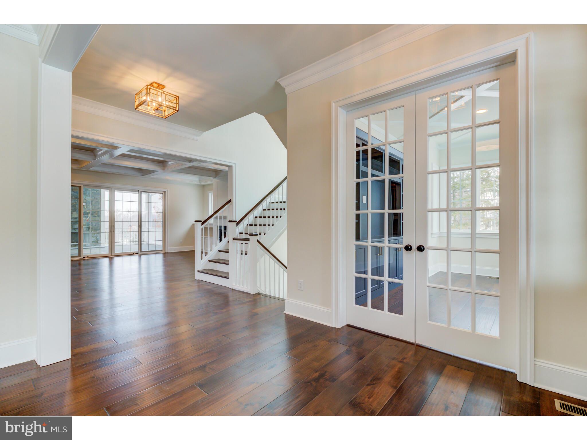 KNOBB HILL - Residential