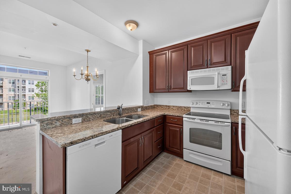 VILLAGE OF FOUNTAINVIEW - Residential