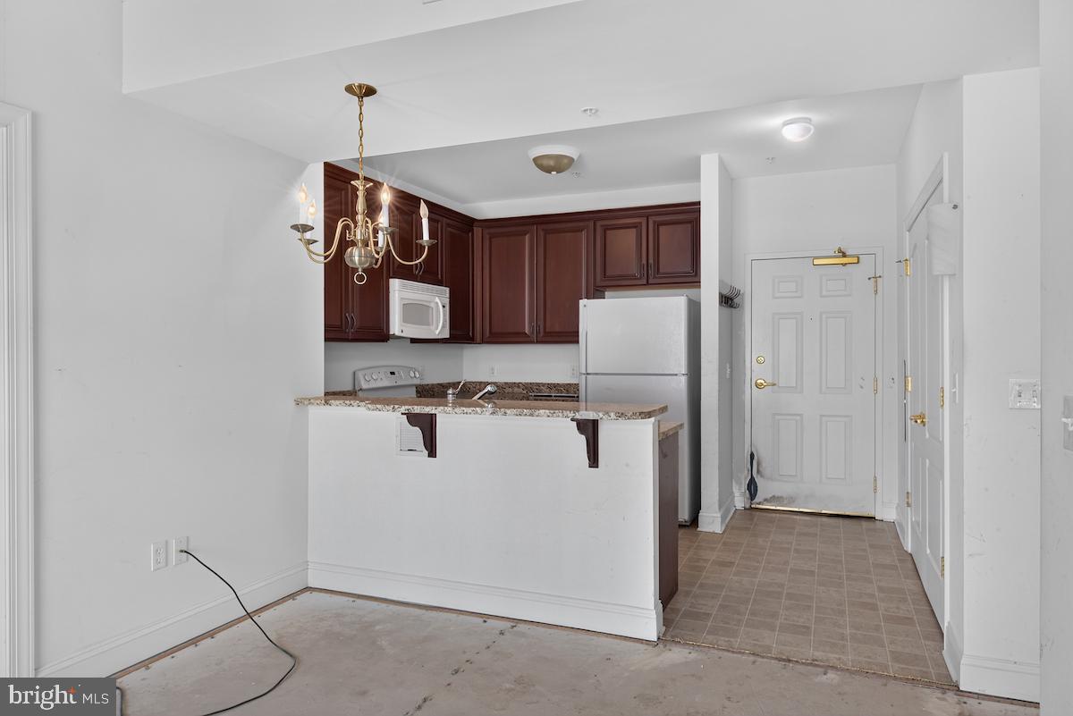 VILLAGE OF FOUNTAINVIEW - Residential