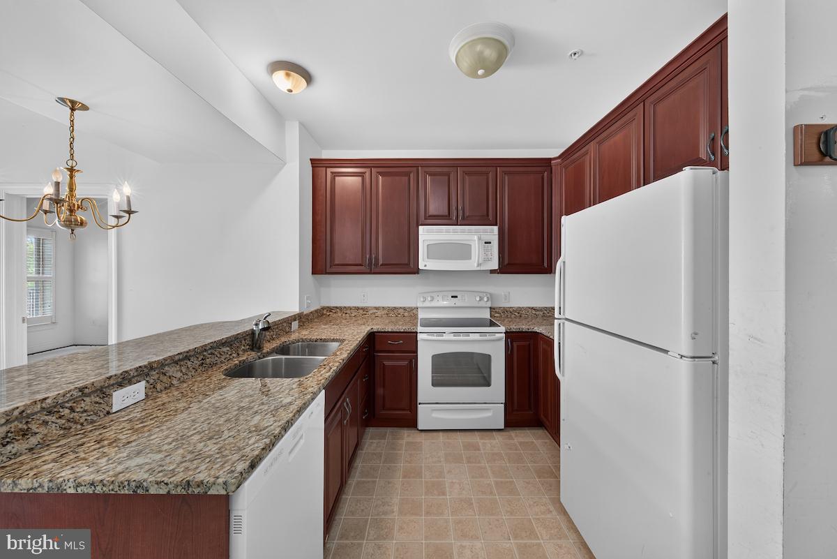 VILLAGE OF FOUNTAINVIEW - Residential