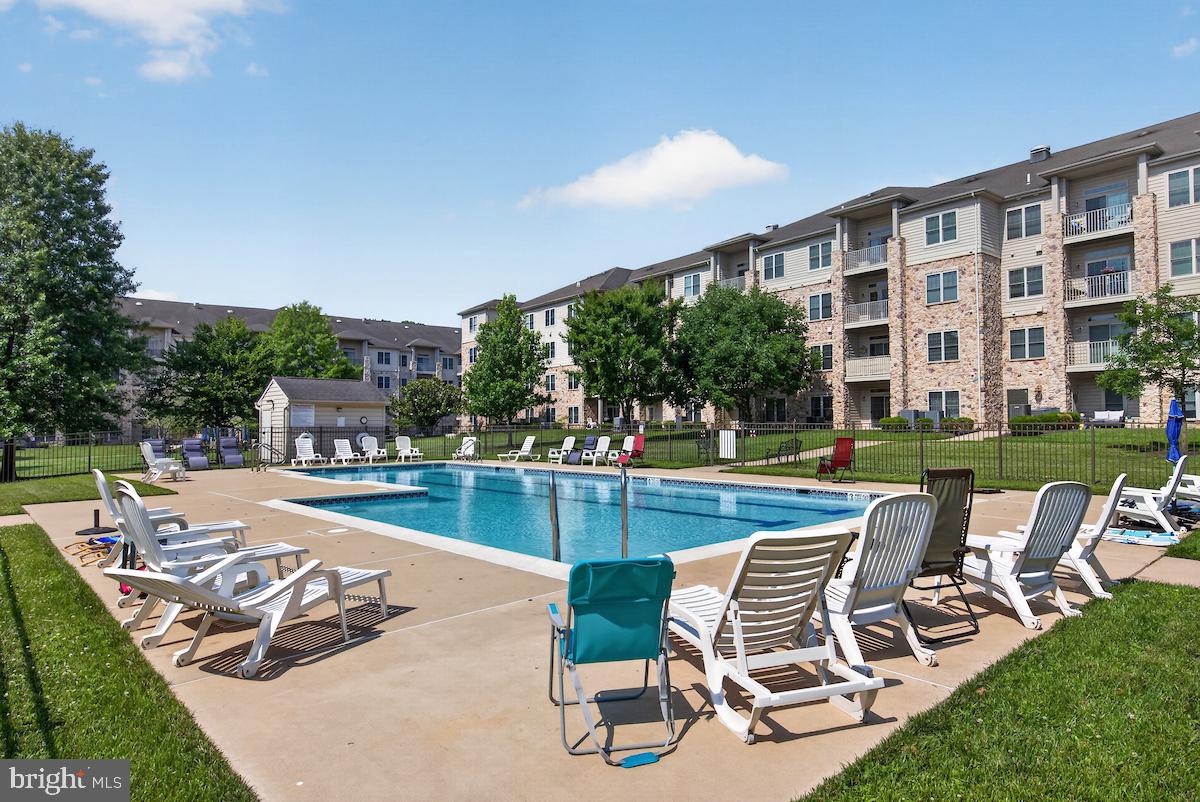 VILLAGE OF FOUNTAINVIEW - Residential