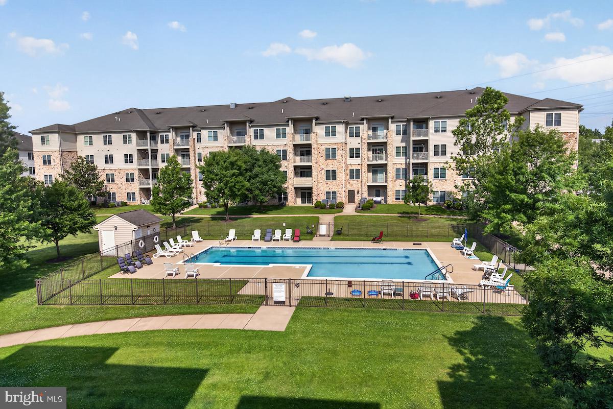 VILLAGE OF FOUNTAINVIEW - Residential