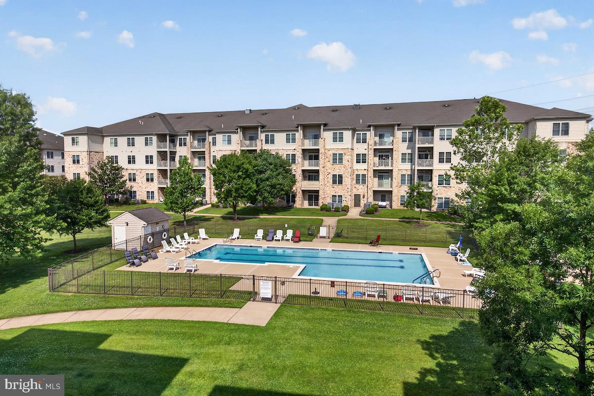 VILLAGE OF FOUNTAINVIEW - Residential