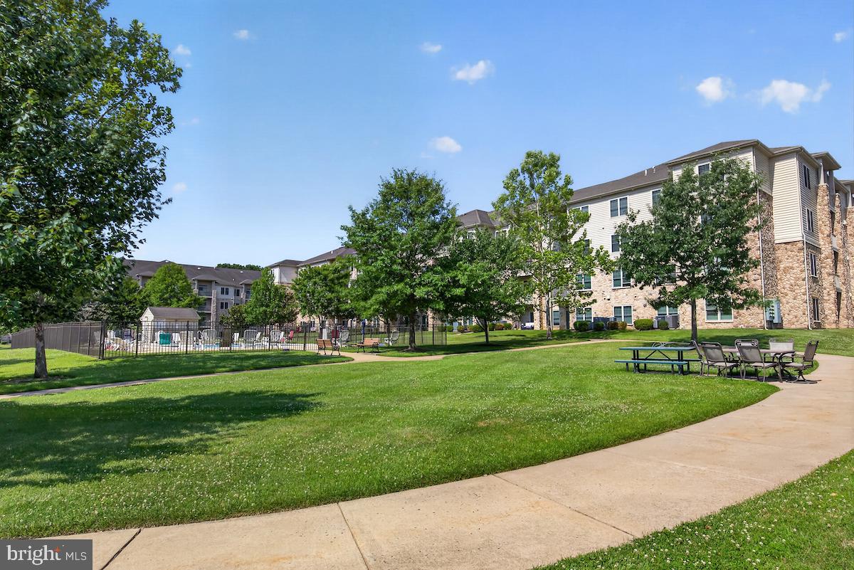 VILLAGE OF FOUNTAINVIEW - Residential
