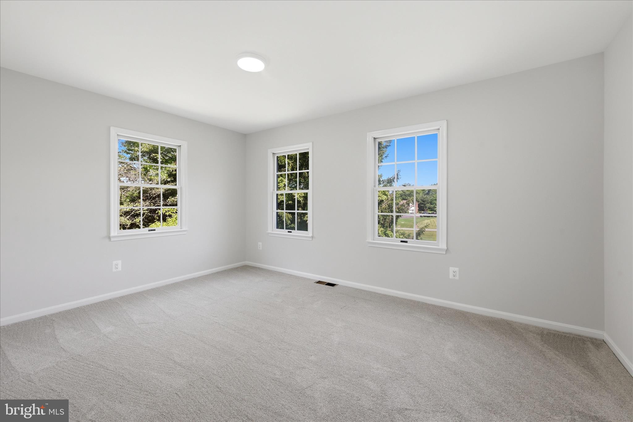 LAWNVALE ESTATES - Residential