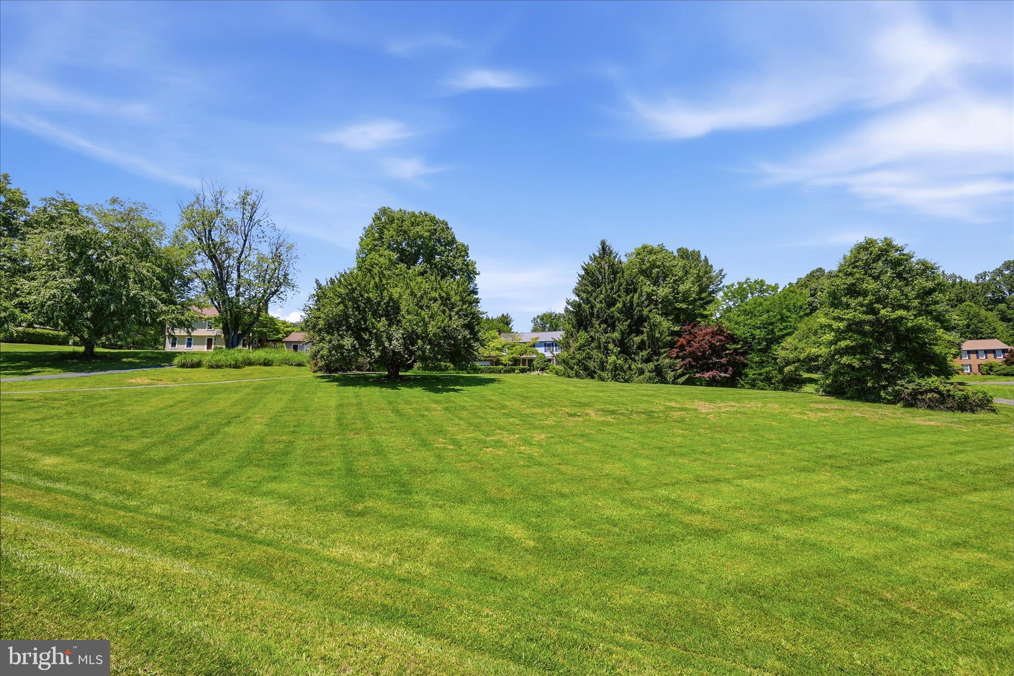 LAWNVALE ESTATES - Residential