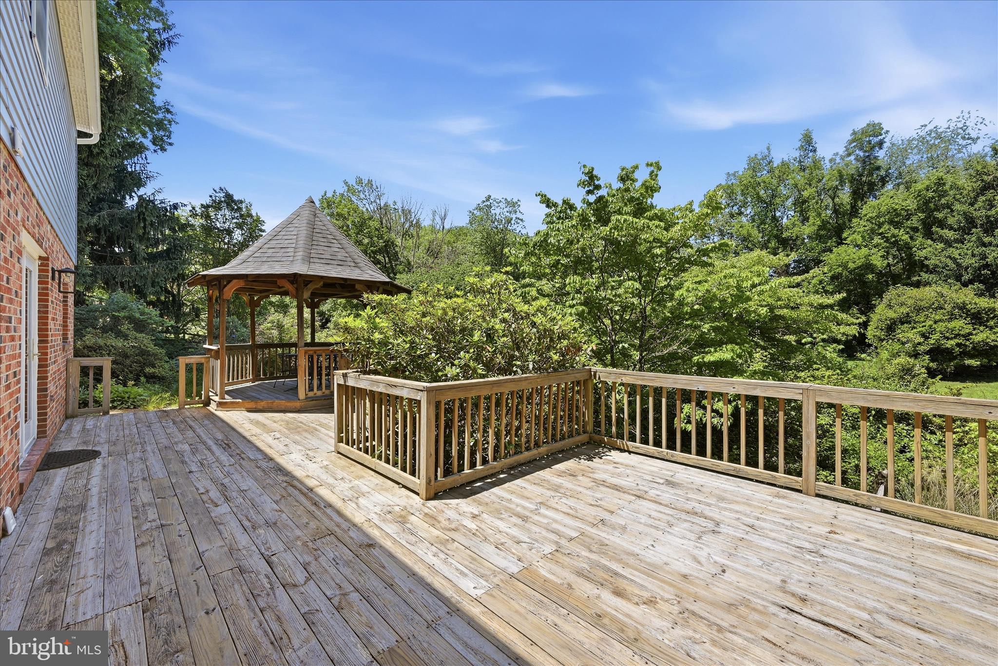 LAWNVALE ESTATES - Residential