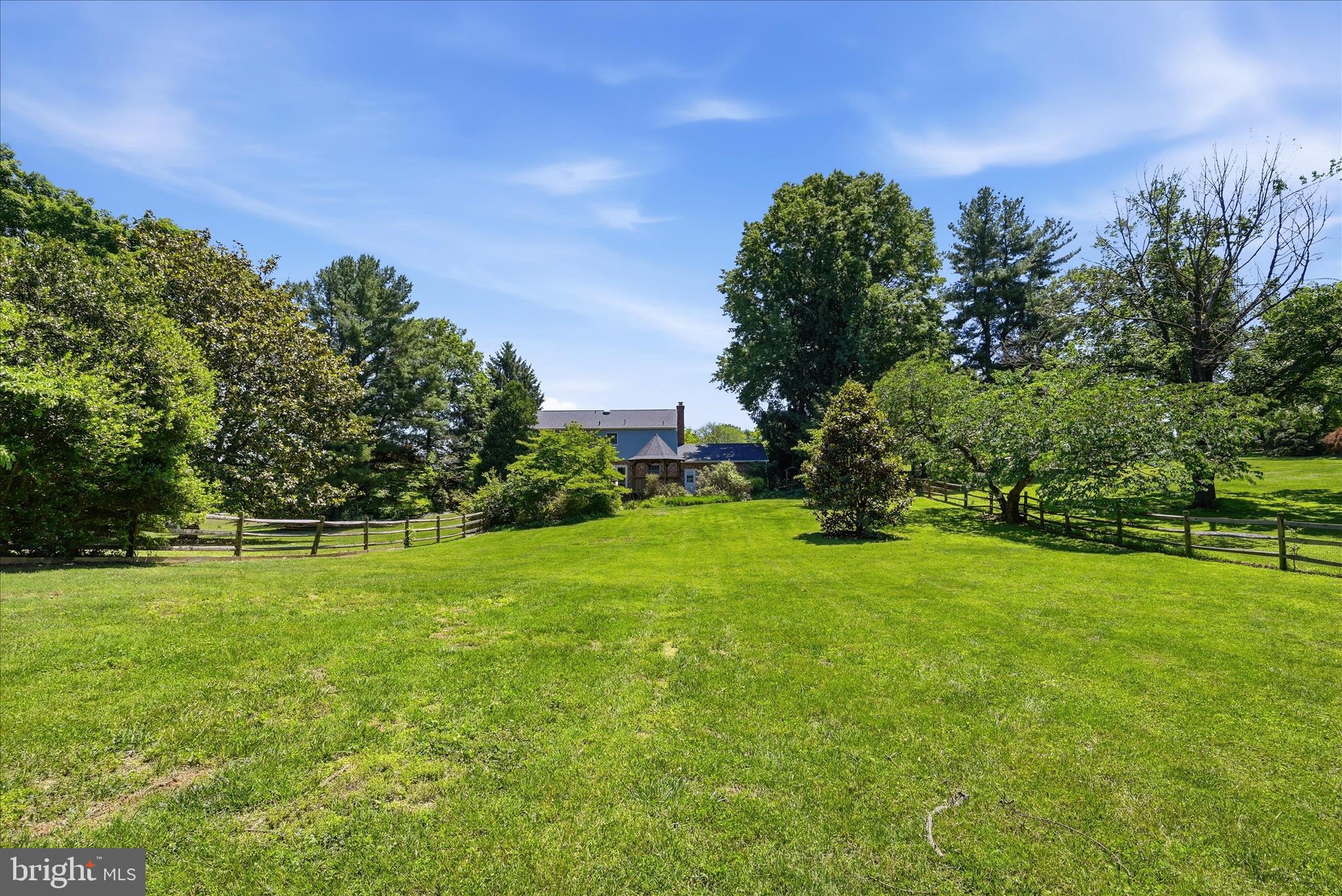 LAWNVALE ESTATES - Residential