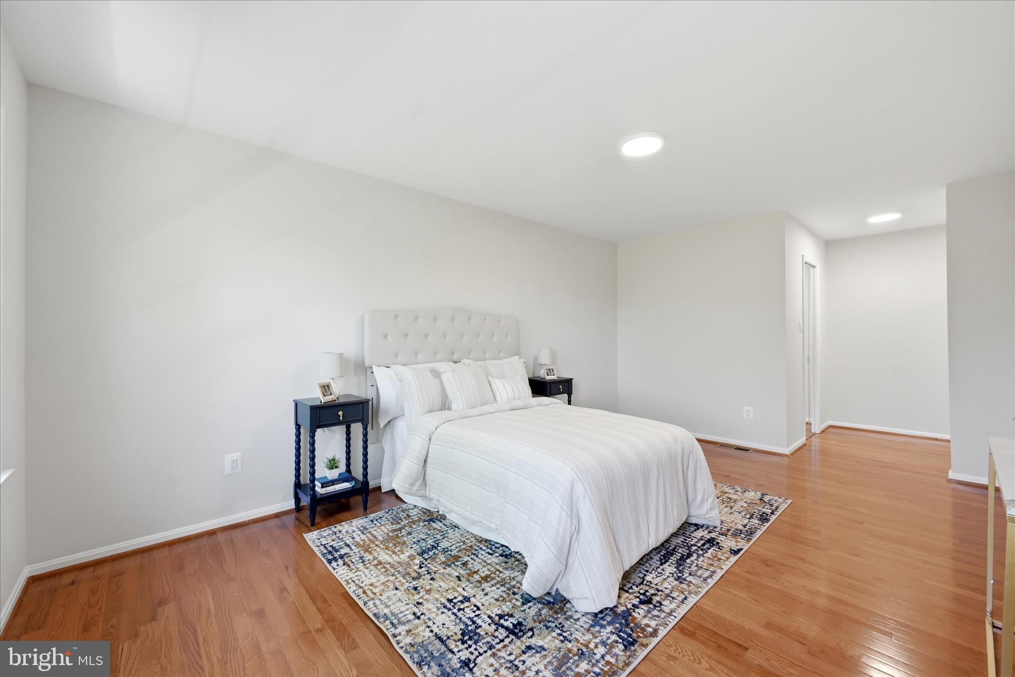 LAWNVALE ESTATES - Residential