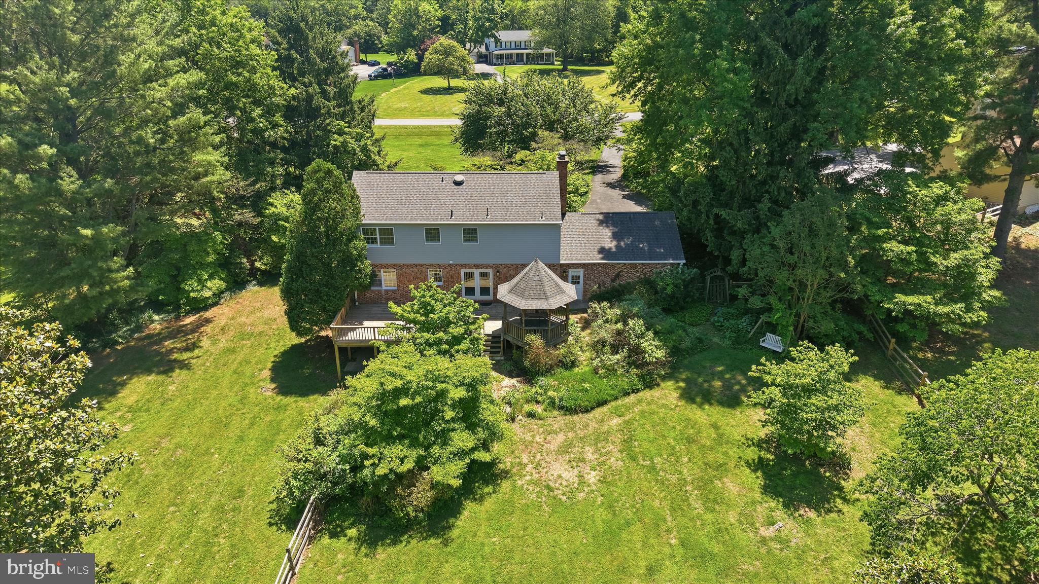 LAWNVALE ESTATES - Residential