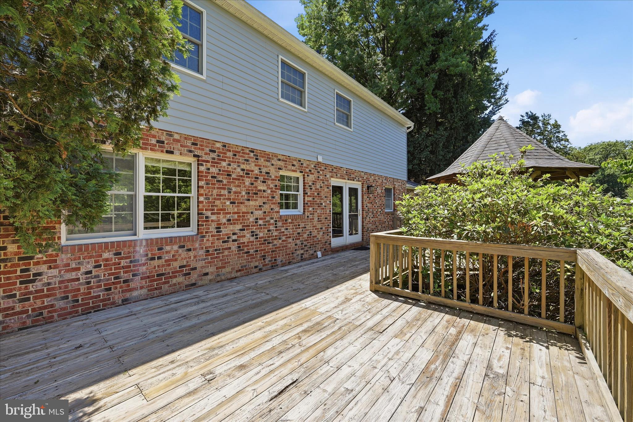 LAWNVALE ESTATES - Residential
