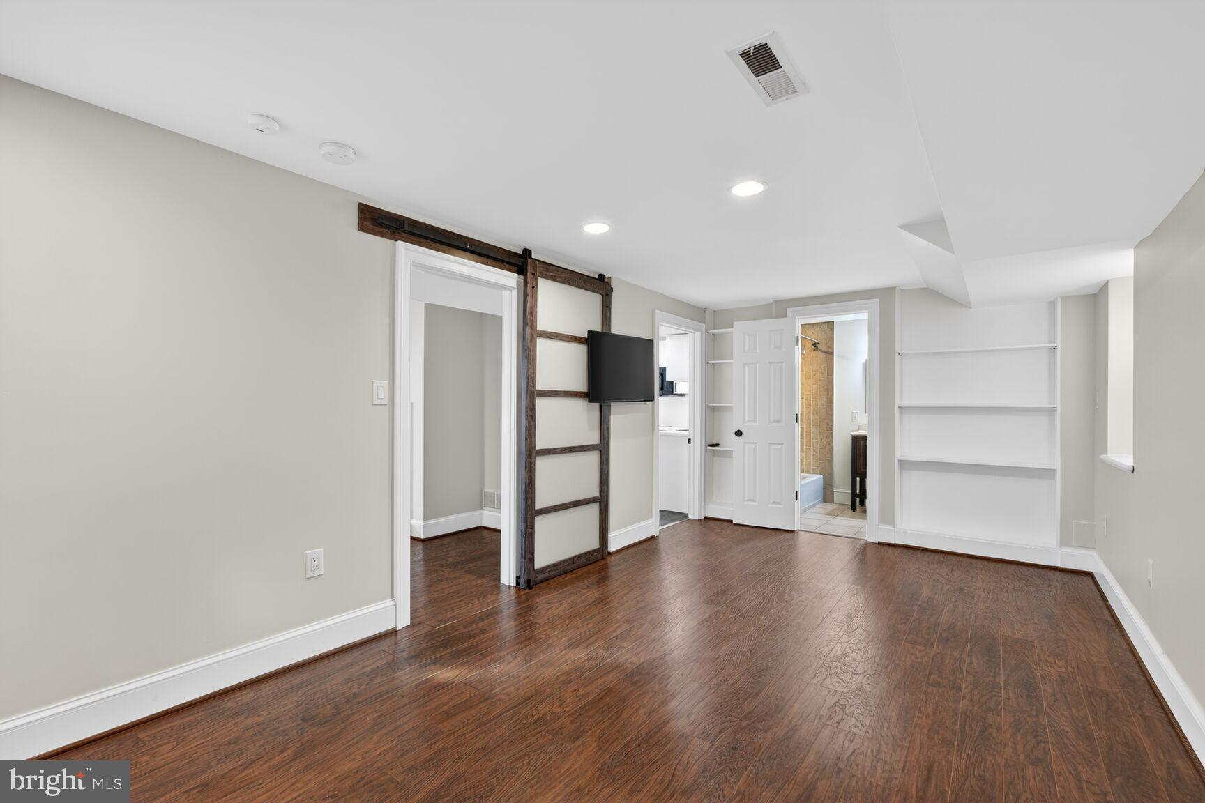 BELLEVUE FOREST - Residential
