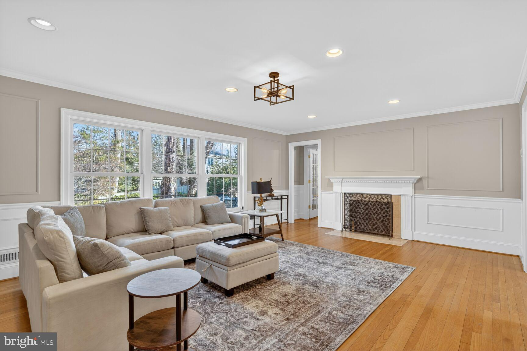 BELLEVUE FOREST - Residential