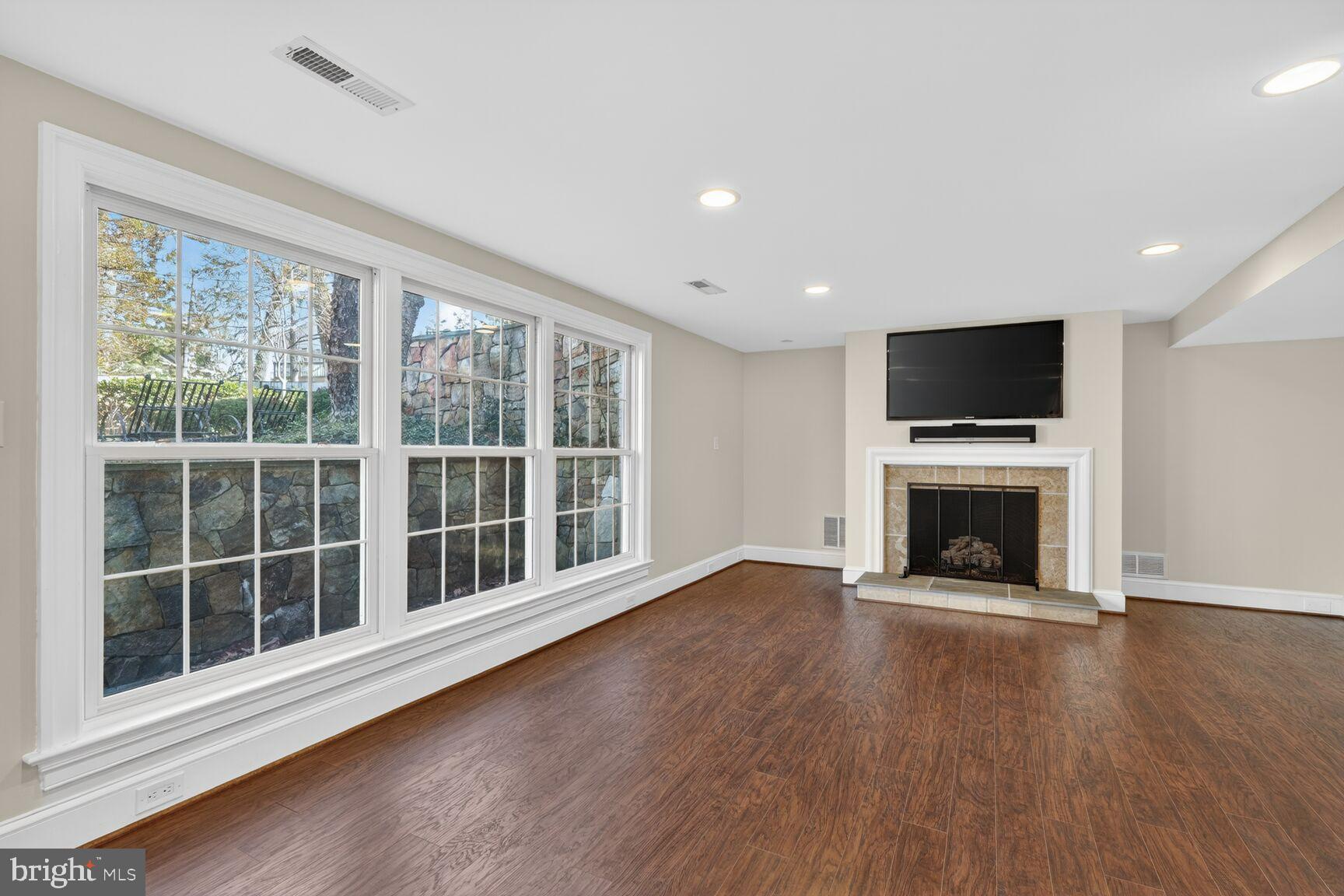 BELLEVUE FOREST - Residential