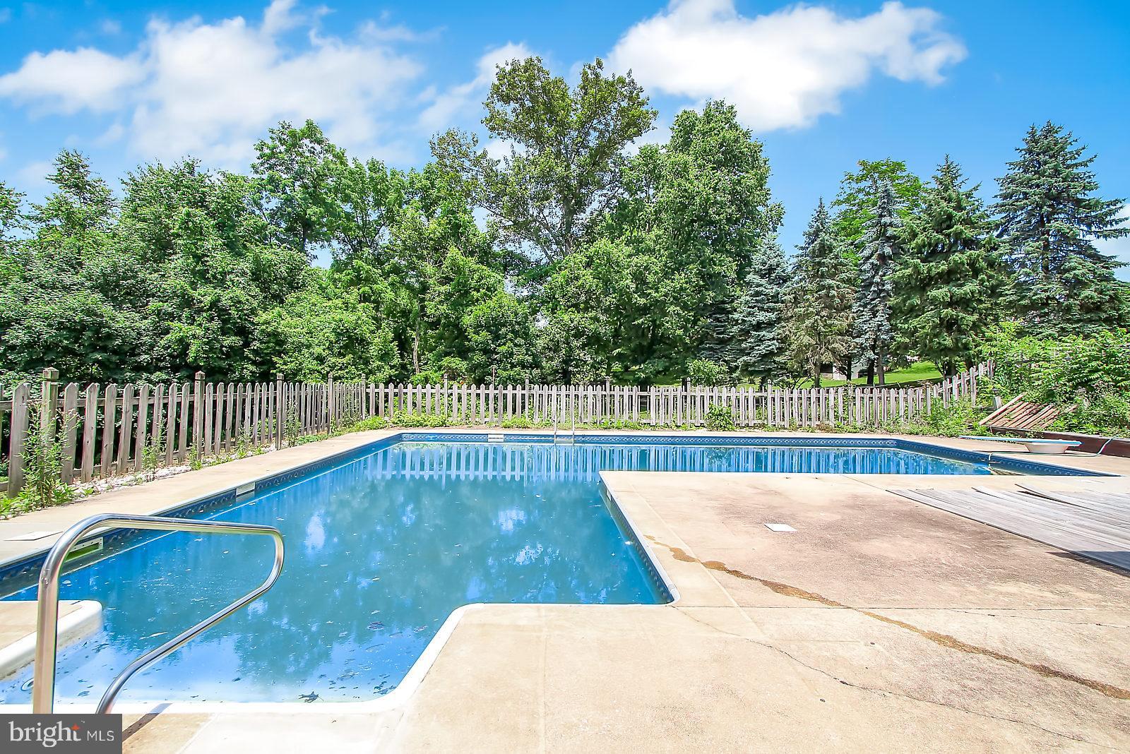 LOCUST GROVE - Residential