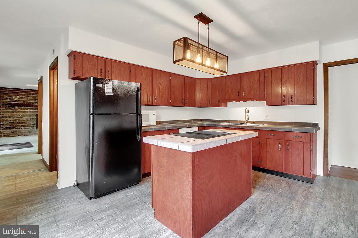 LOCUST GROVE - Residential