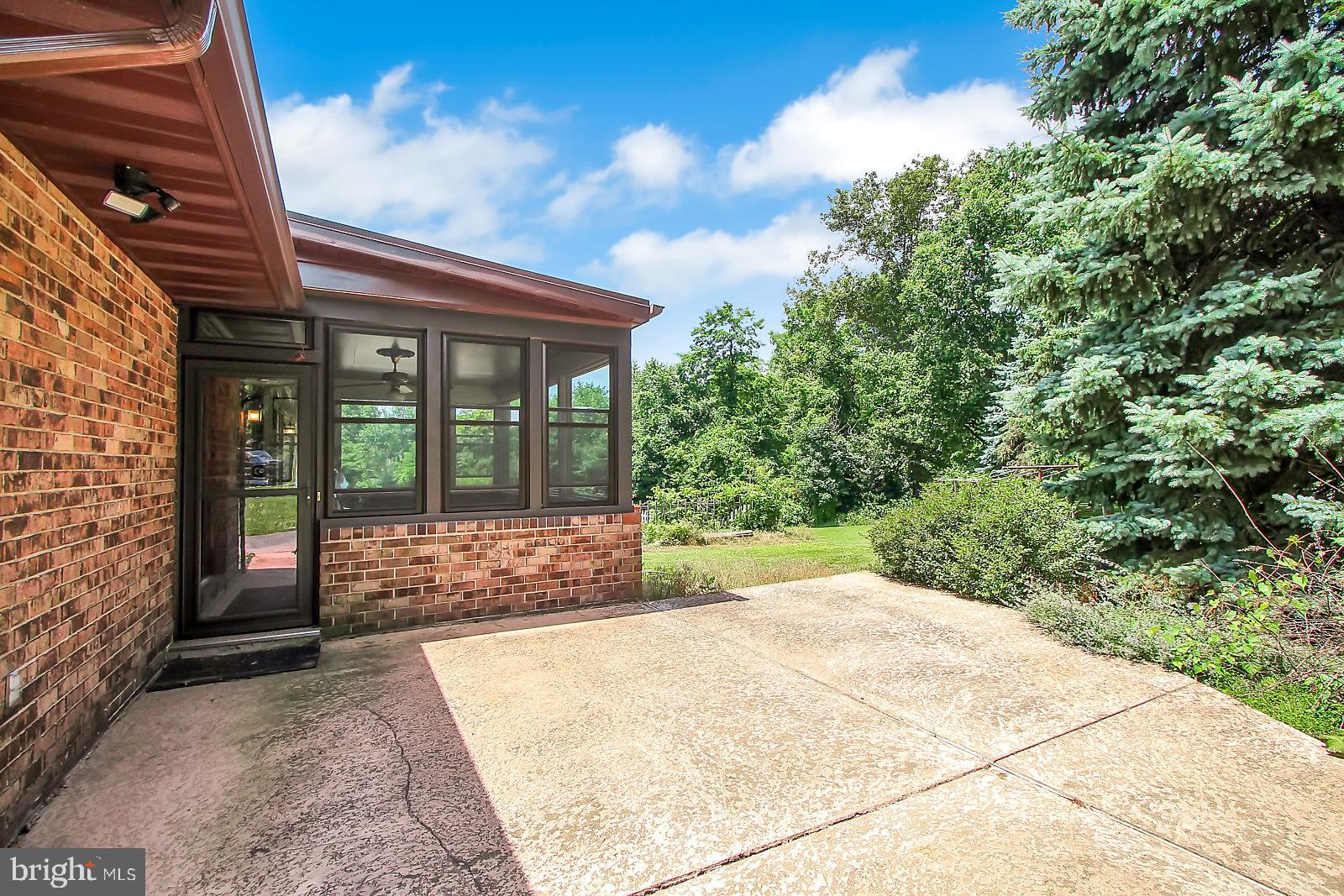 LOCUST GROVE - Residential