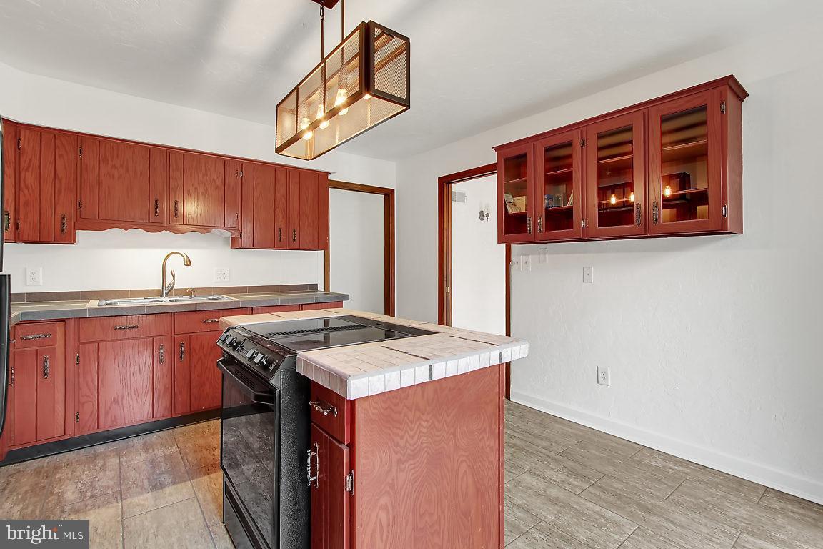 LOCUST GROVE - Residential