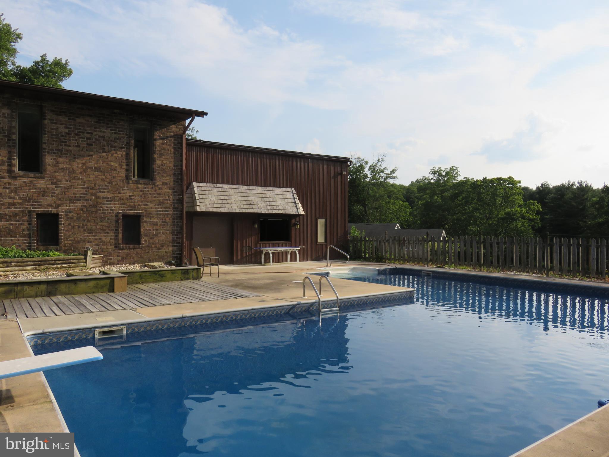 LOCUST GROVE - Residential