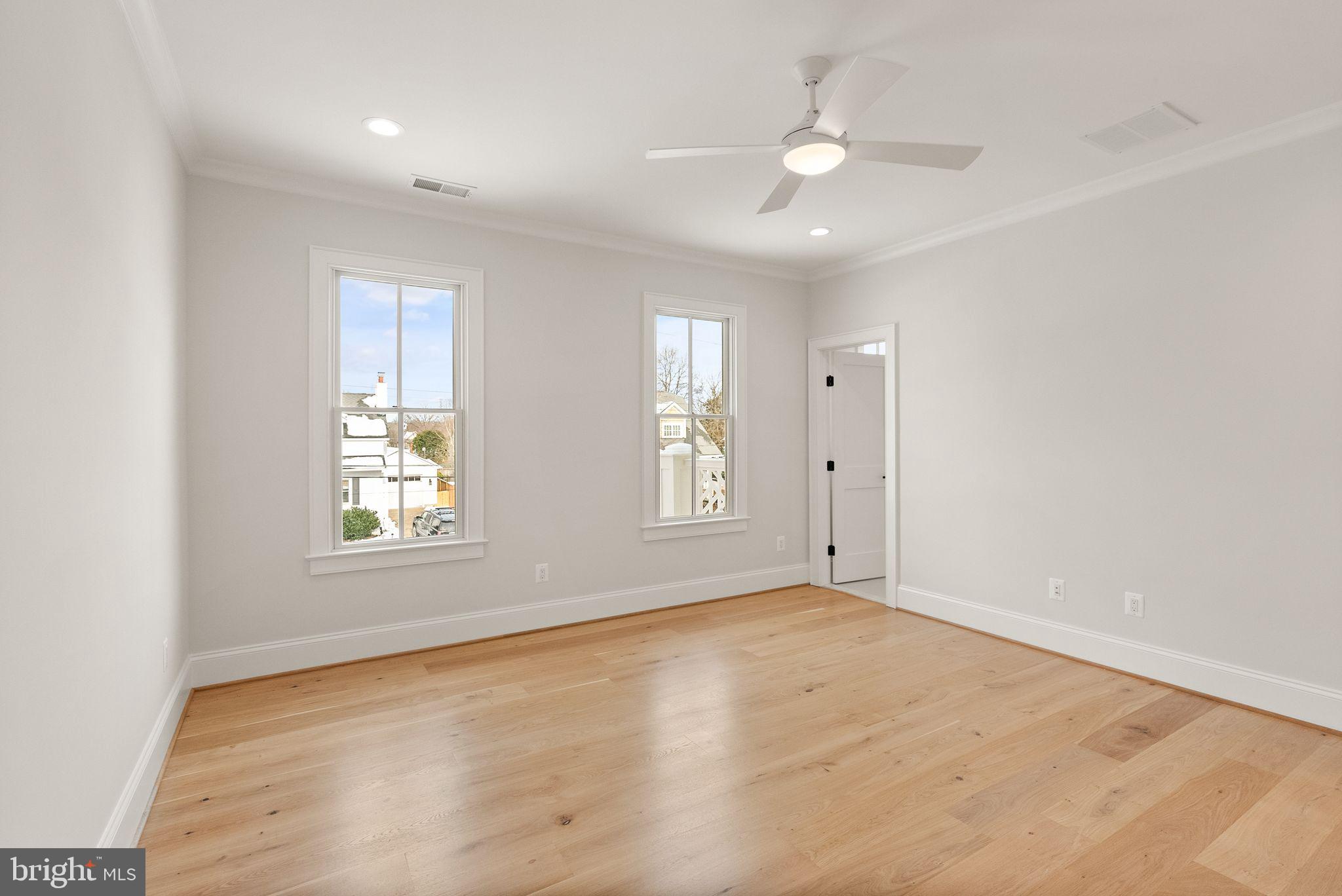 WILLIAMSBURG VILLAGE - Residential