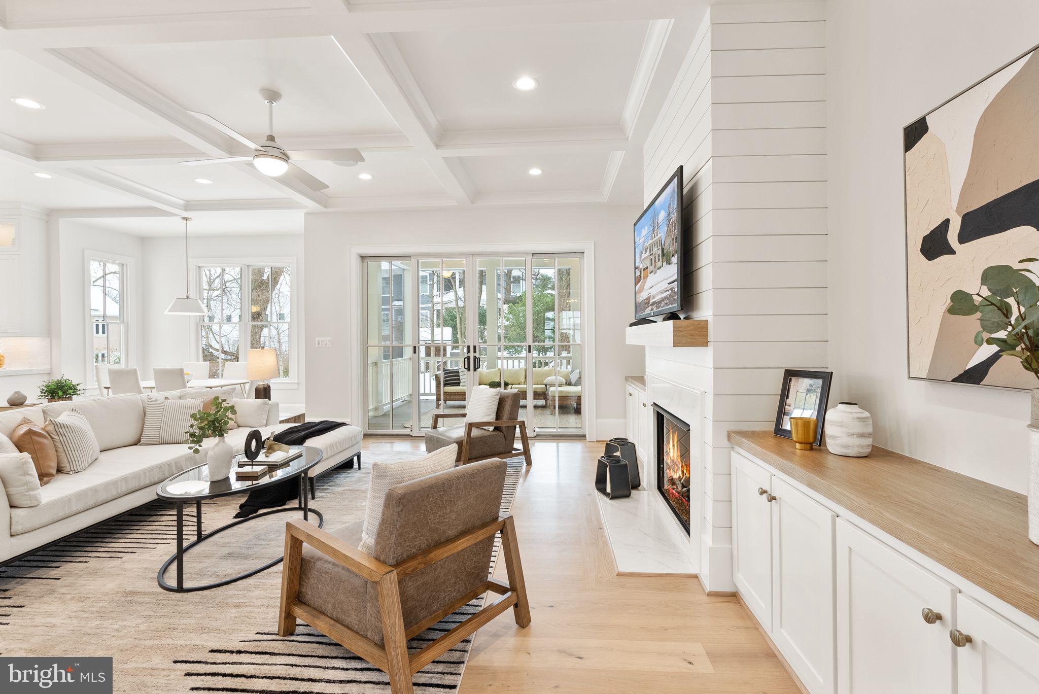 WILLIAMSBURG VILLAGE - Residential