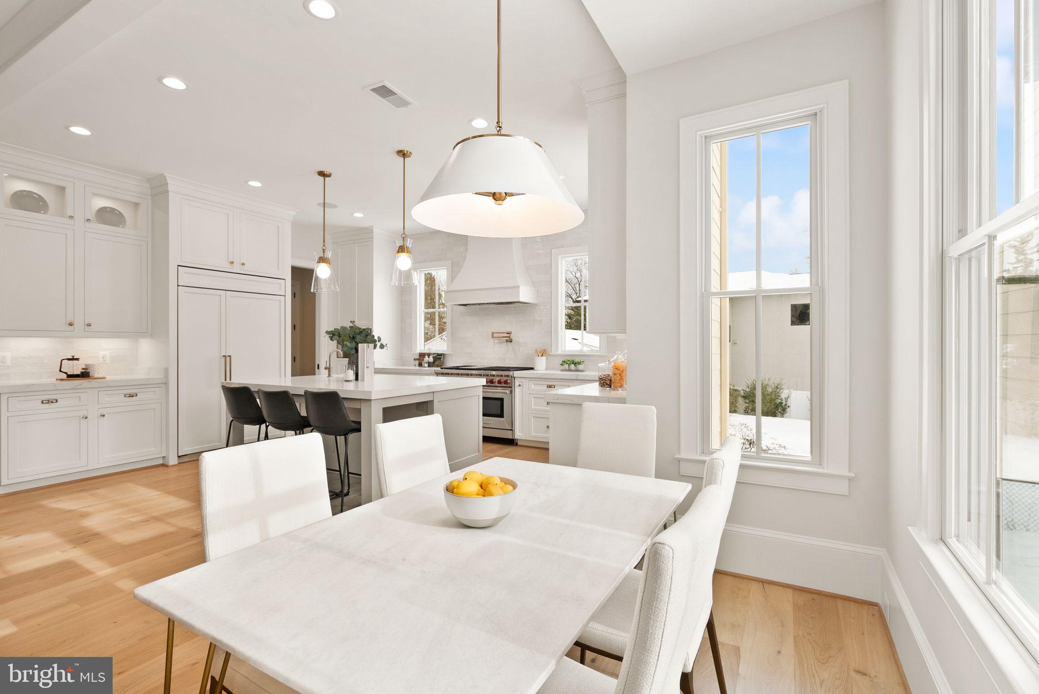 WILLIAMSBURG VILLAGE - Residential