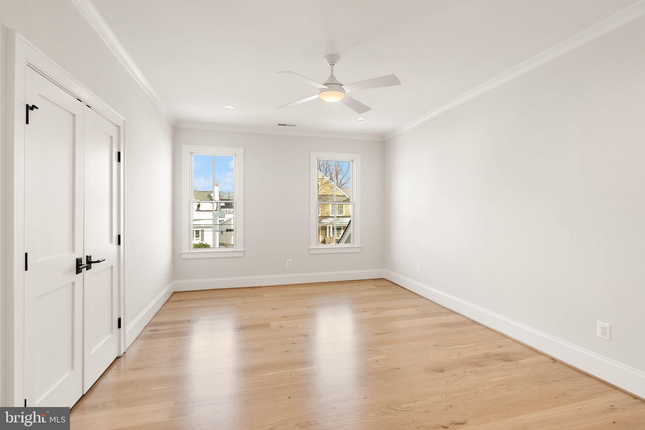 WILLIAMSBURG VILLAGE - Residential