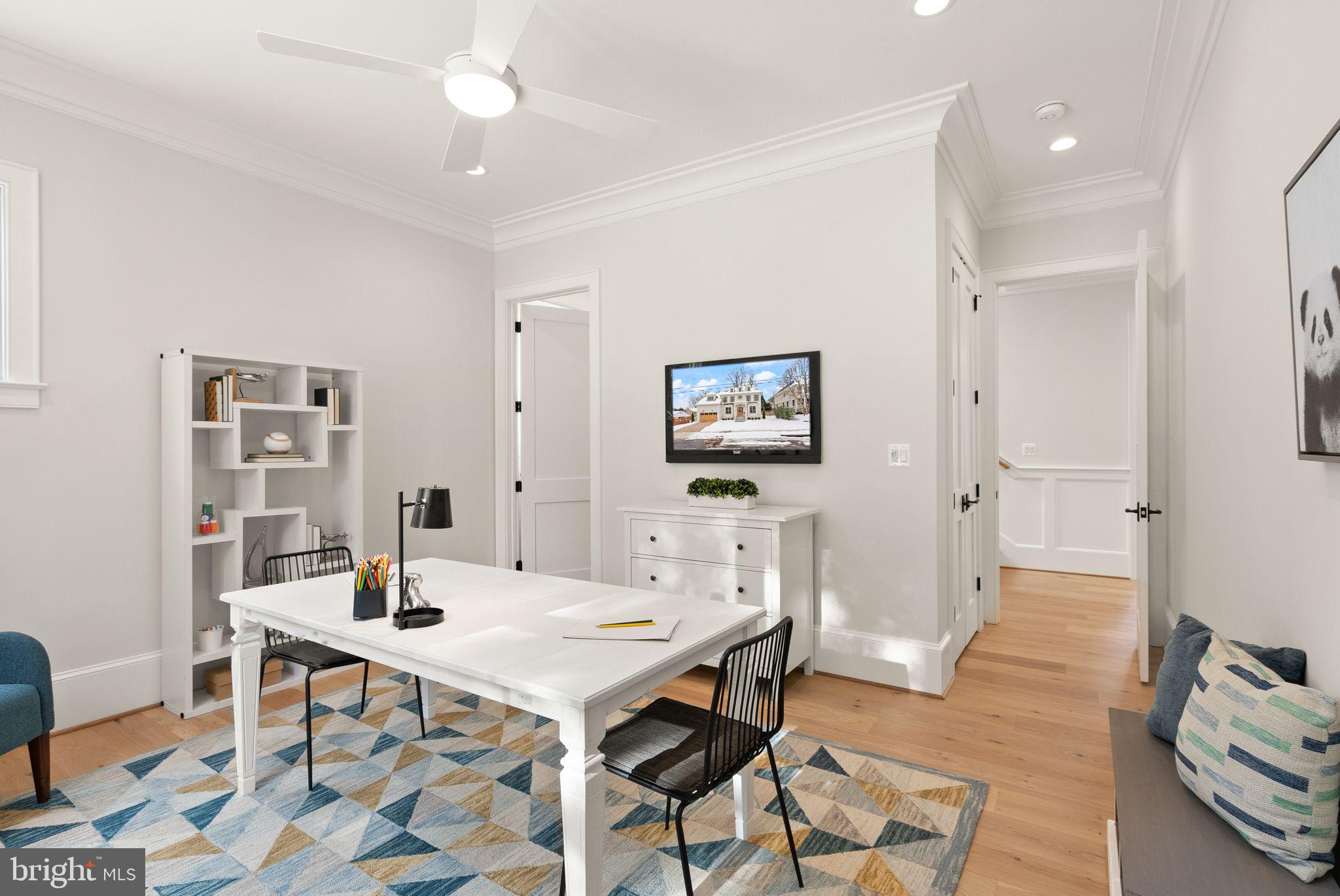 WILLIAMSBURG VILLAGE - Residential