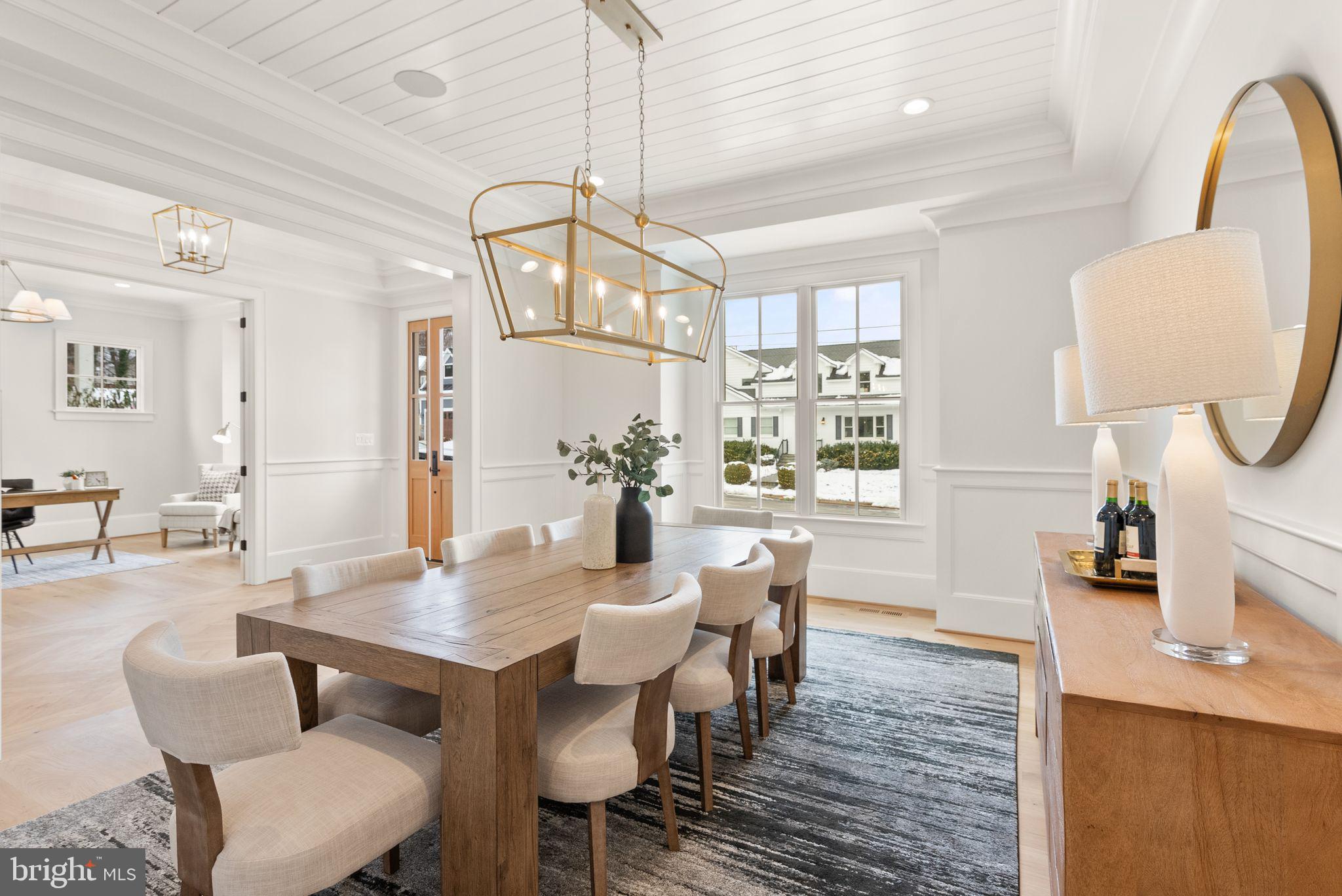 WILLIAMSBURG VILLAGE - Residential