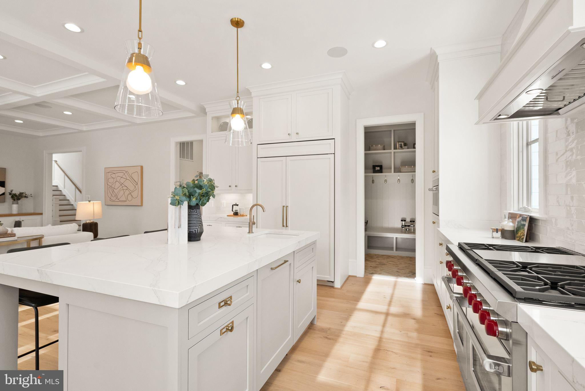 WILLIAMSBURG VILLAGE - Residential