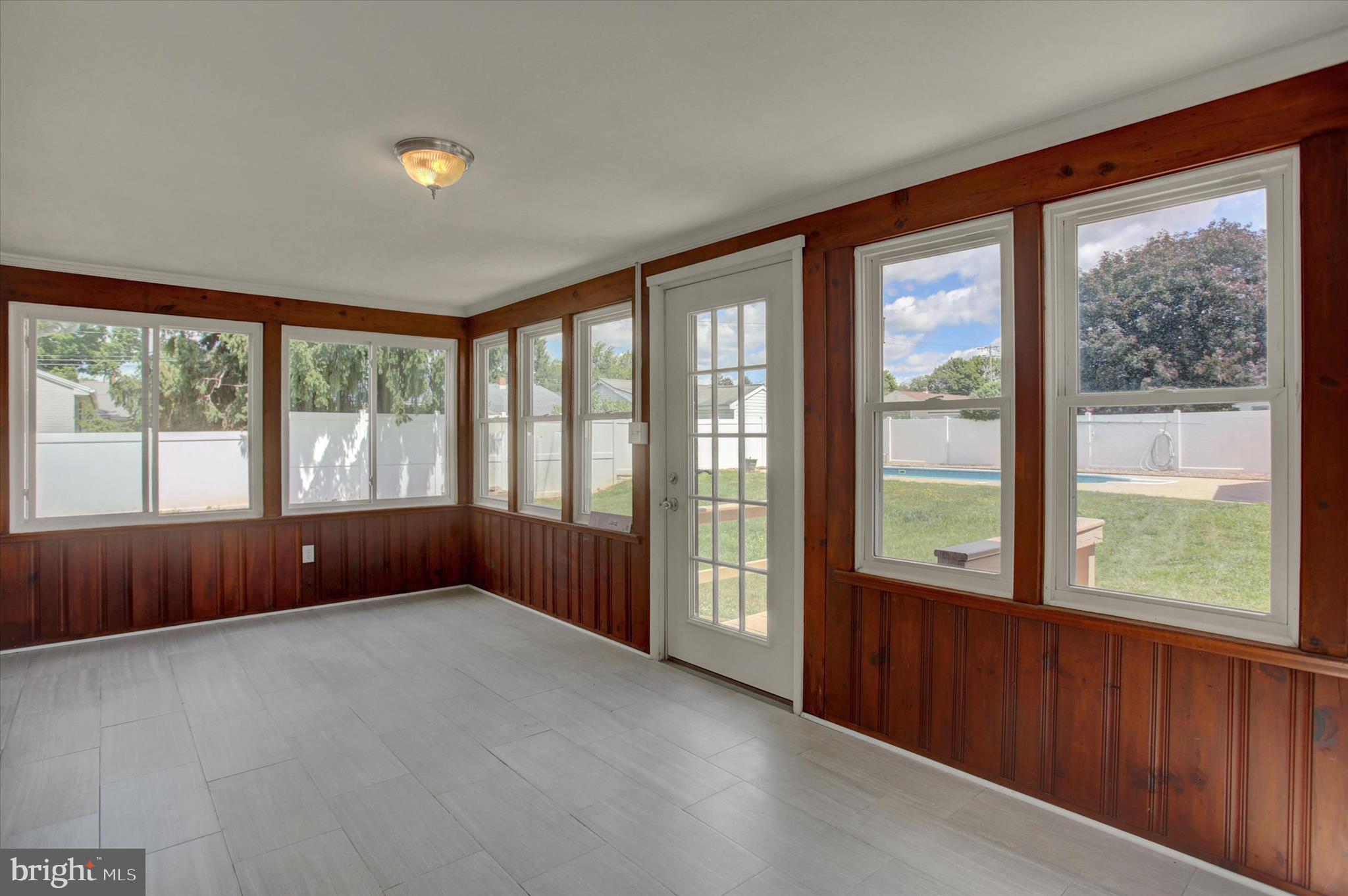 HERWIN VILLAGE - Residential